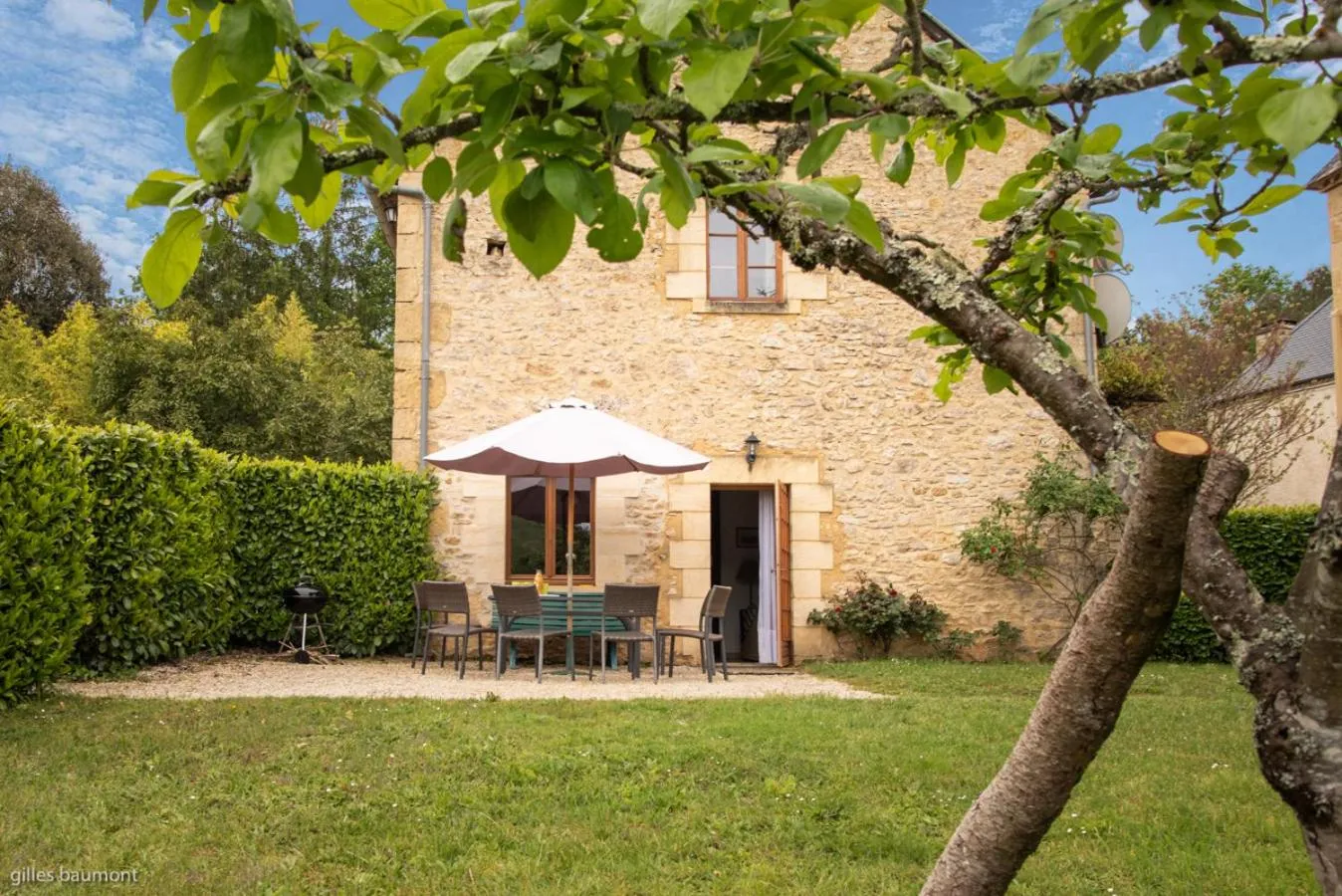 Facade/entrance in Le Petit Manoir de Vitrac