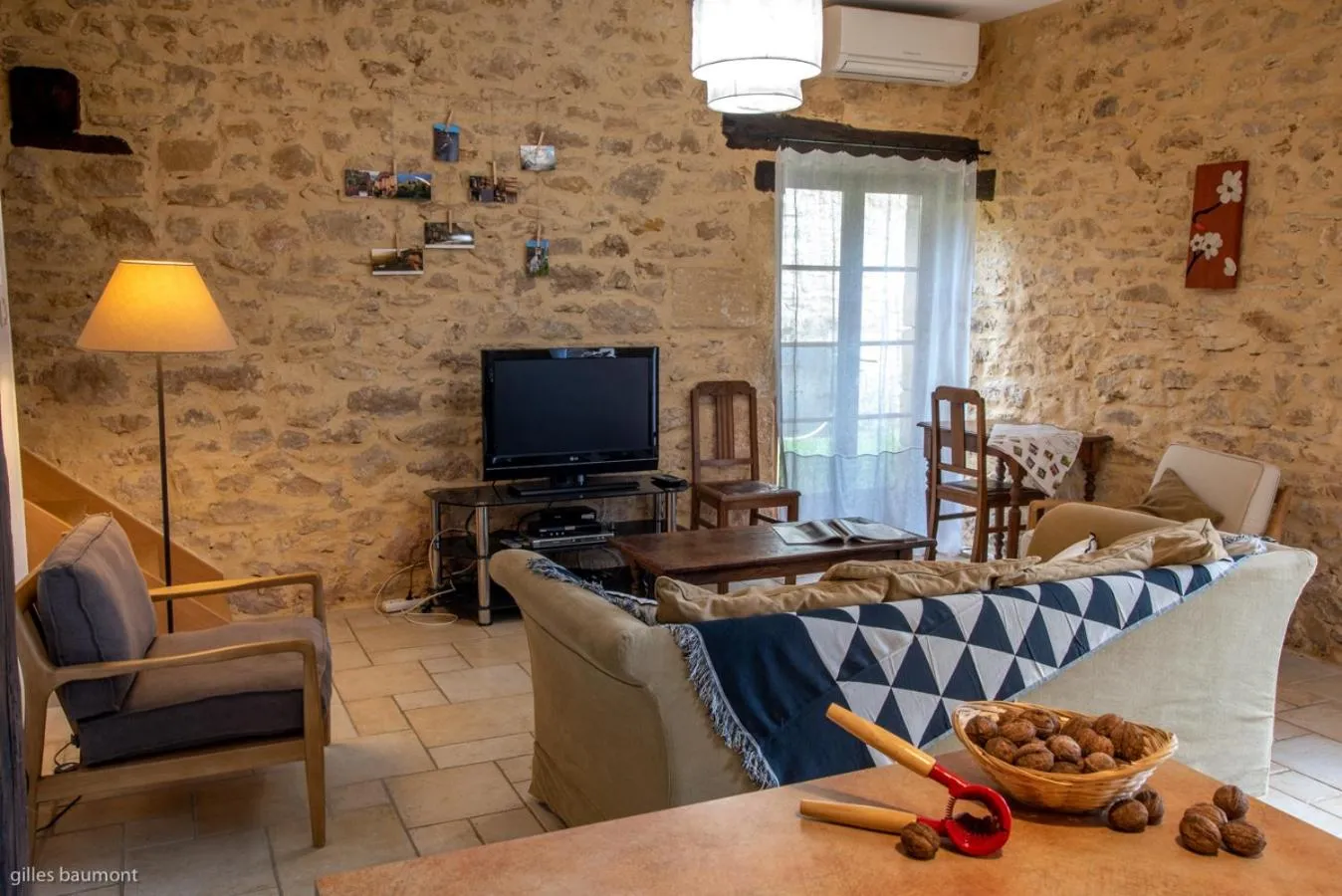 TV and multimedia in Le Petit Manoir de Vitrac