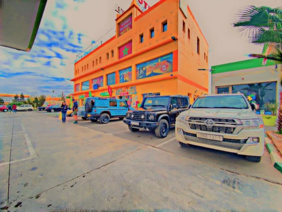 Parking in Motel Safari Budget