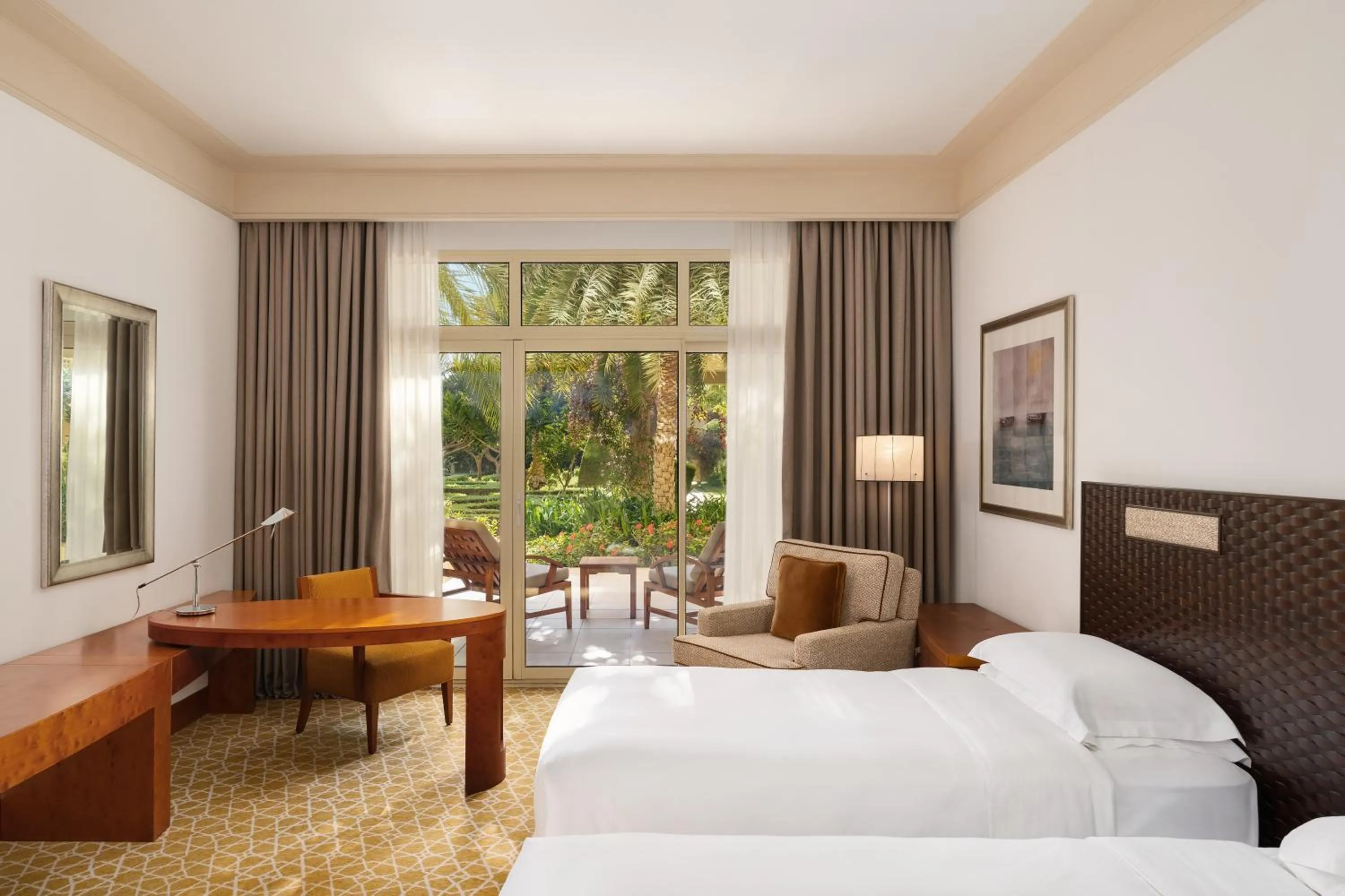 Balcony/Terrace, Bed in Grand Hyatt Doha Hotel & Villas