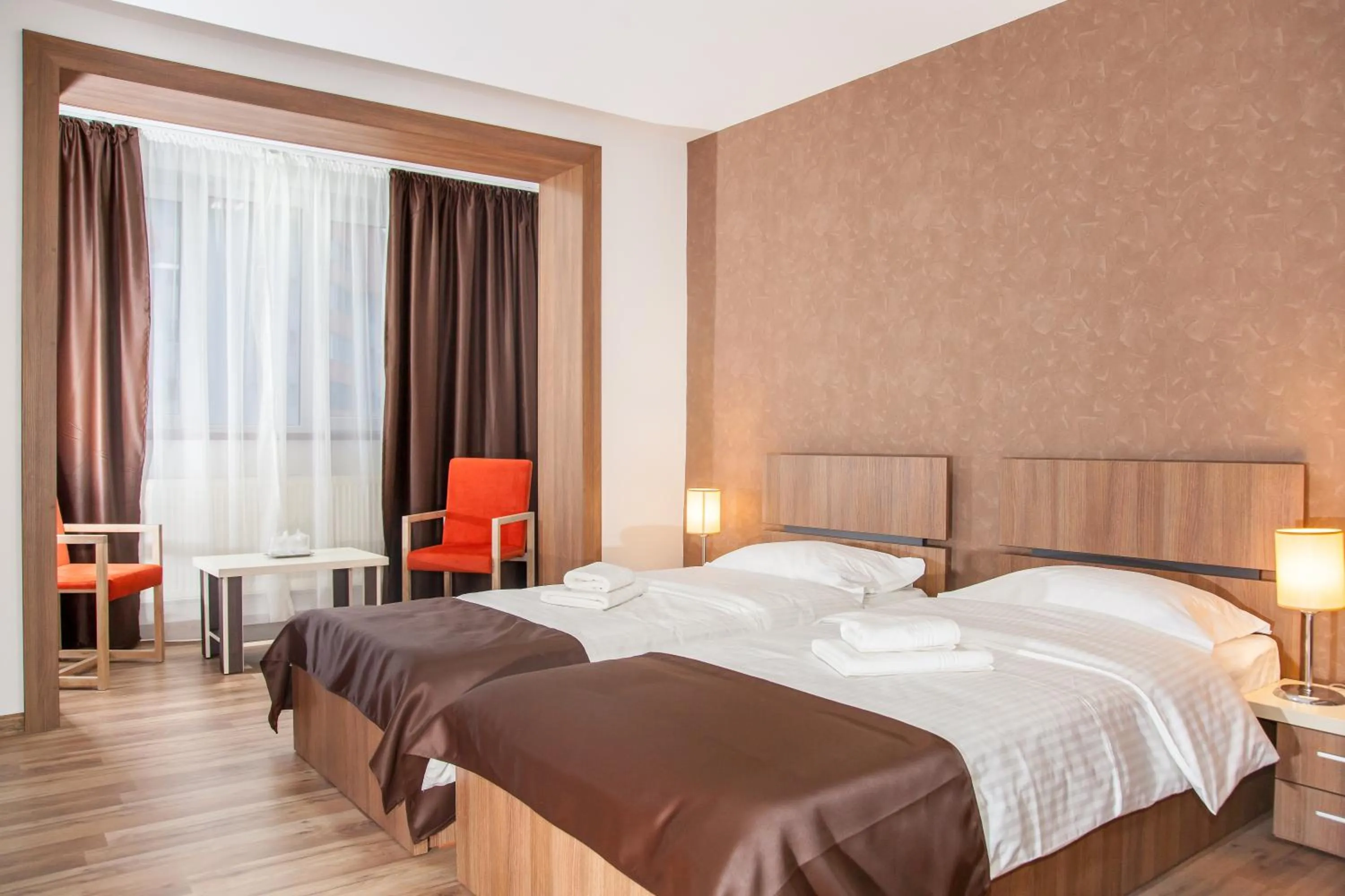 Photo of the whole room, Bed in HB Brilliant