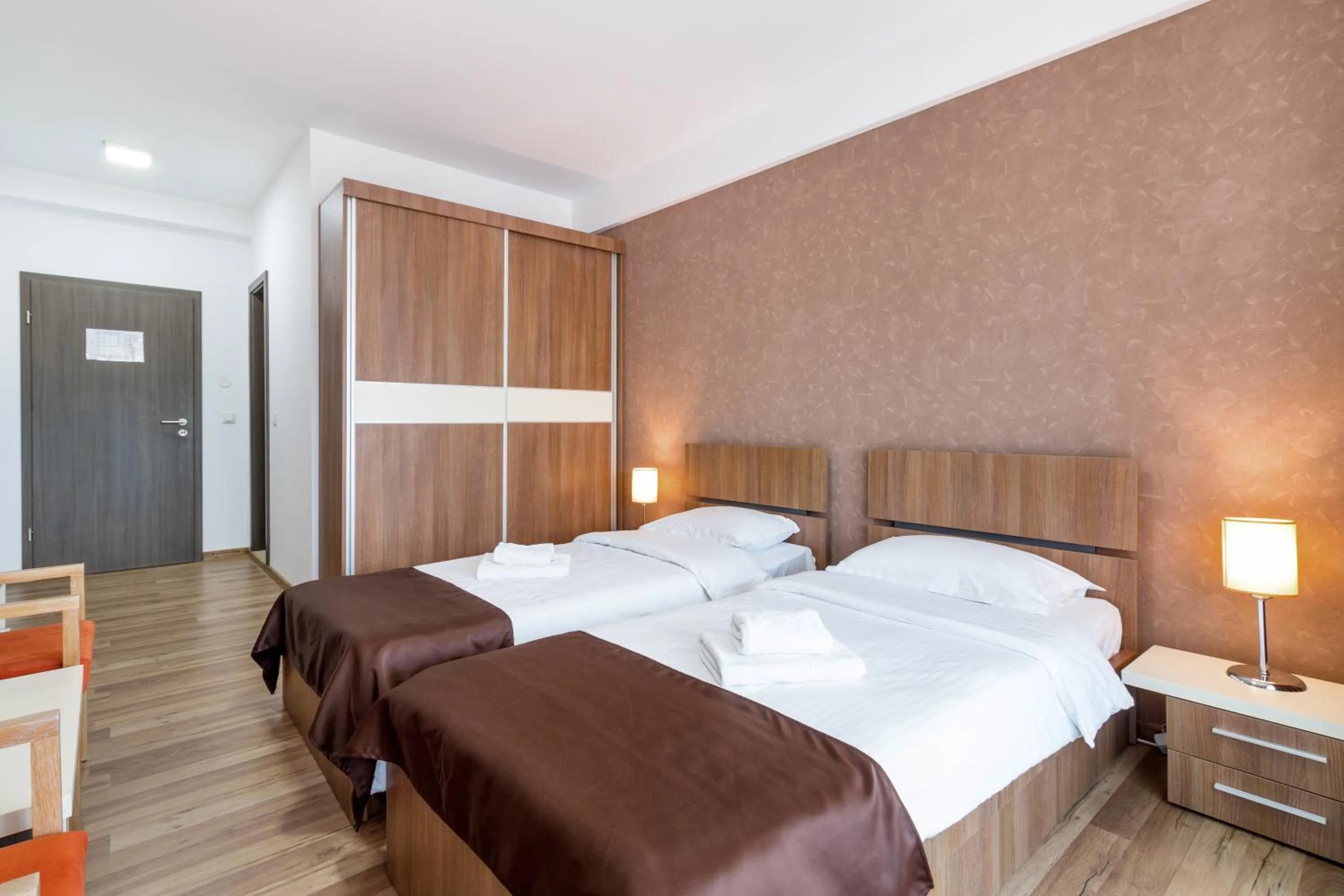 Photo of the whole room, Bed in HB Brilliant