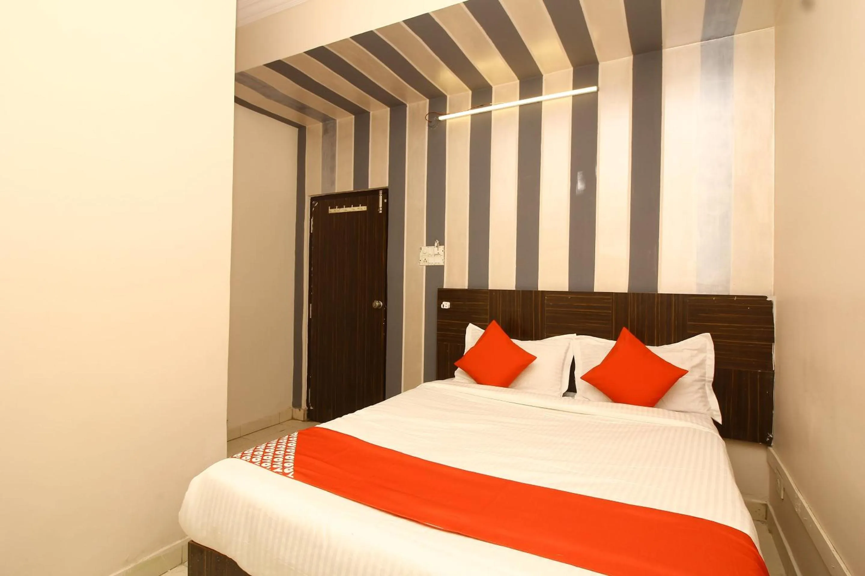Bedroom, Bed in Super Hotel O Nav Bharath Residency