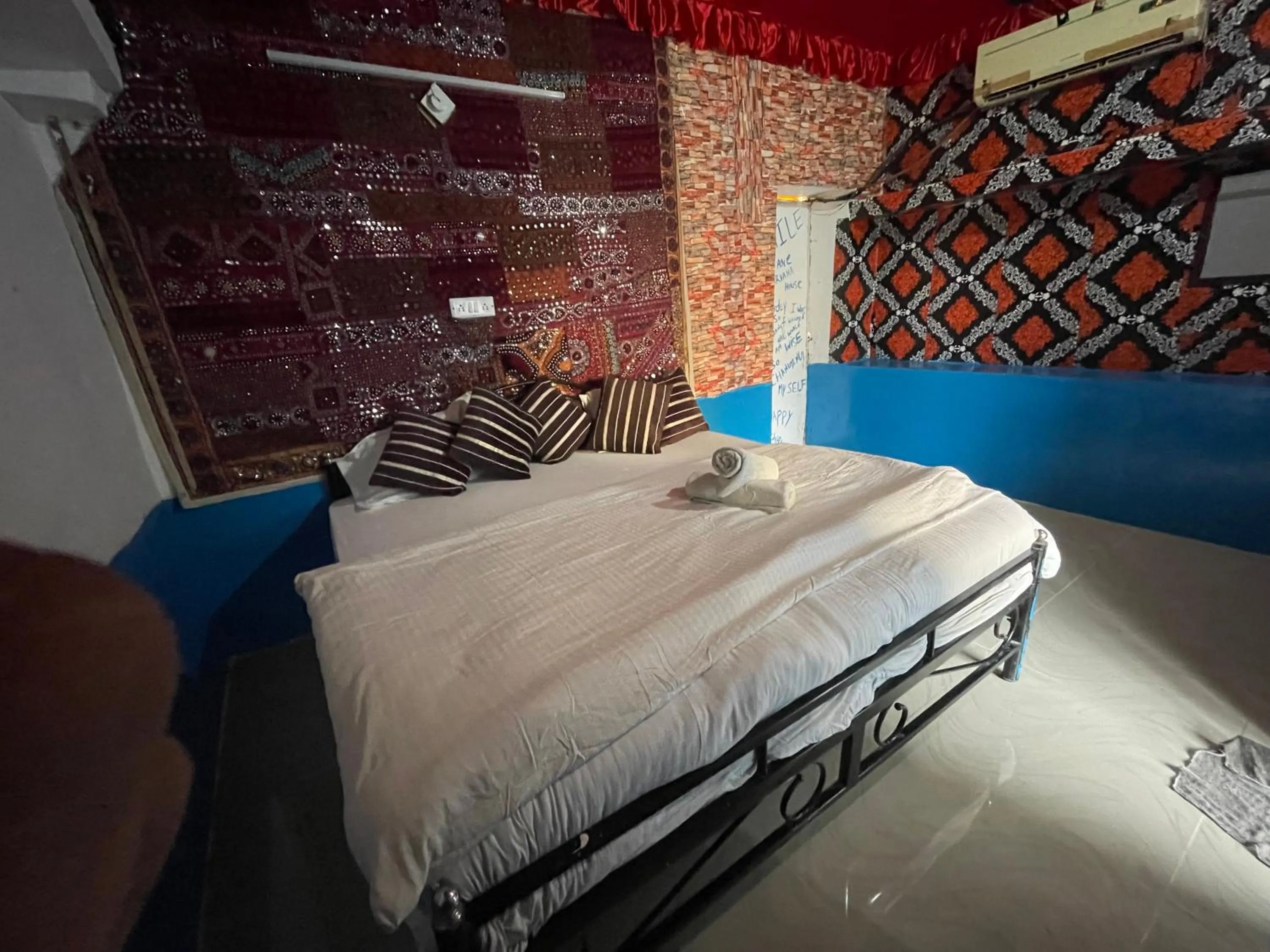 Bed in Mirvana Guest House & Camel safari
