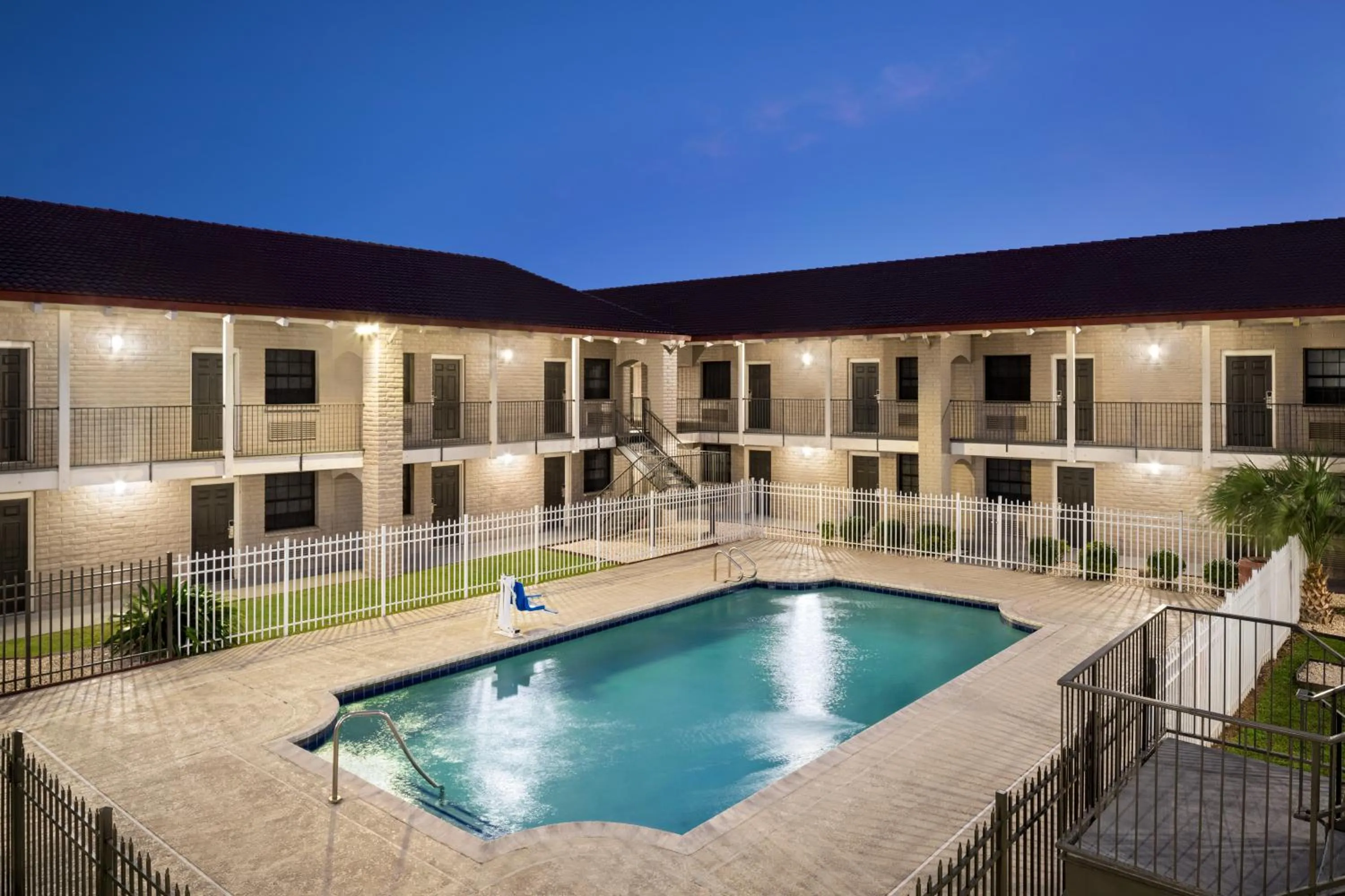 Pool view in La Quinta Inn by Wyndham Victoria