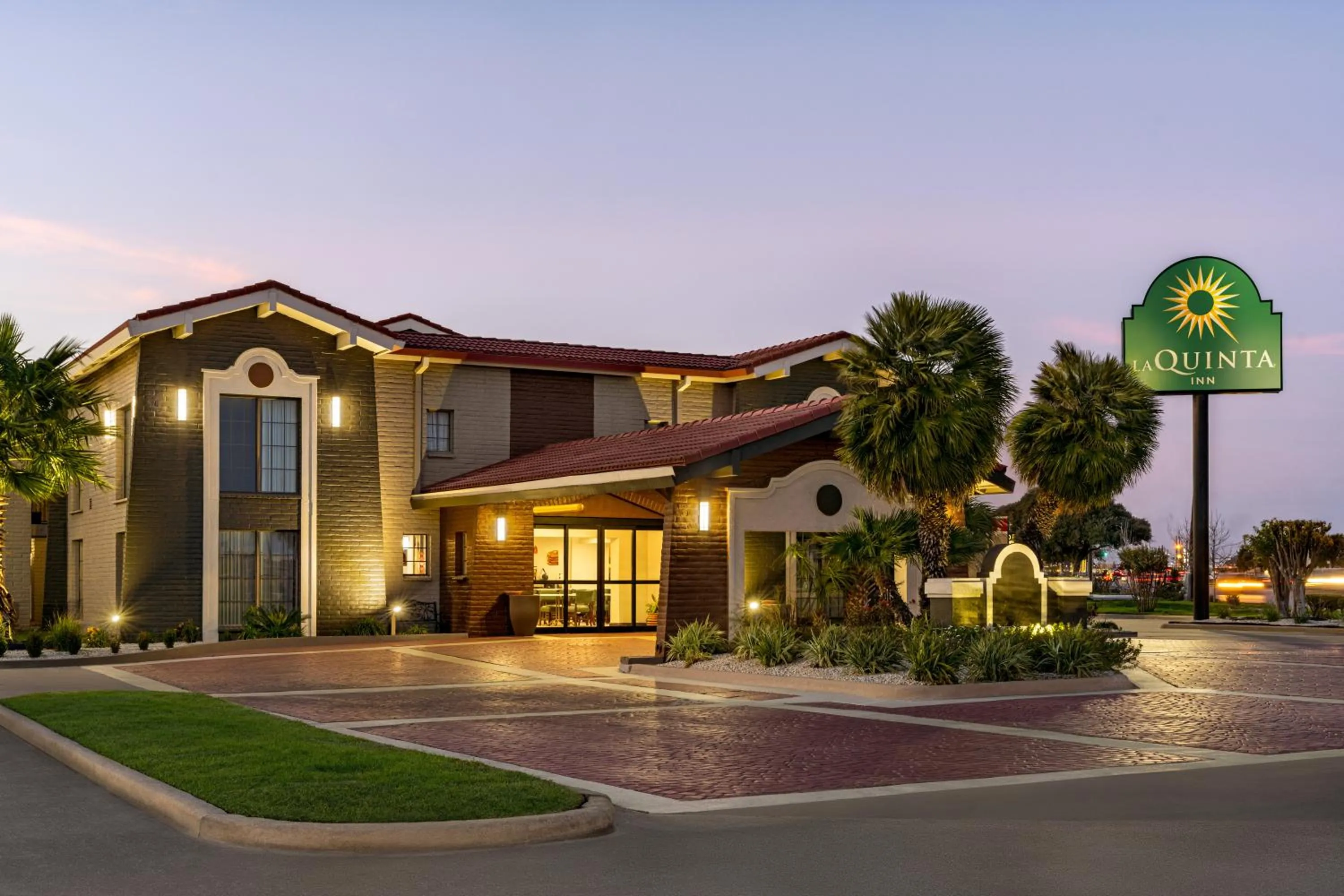 Property building in La Quinta Inn by Wyndham Victoria