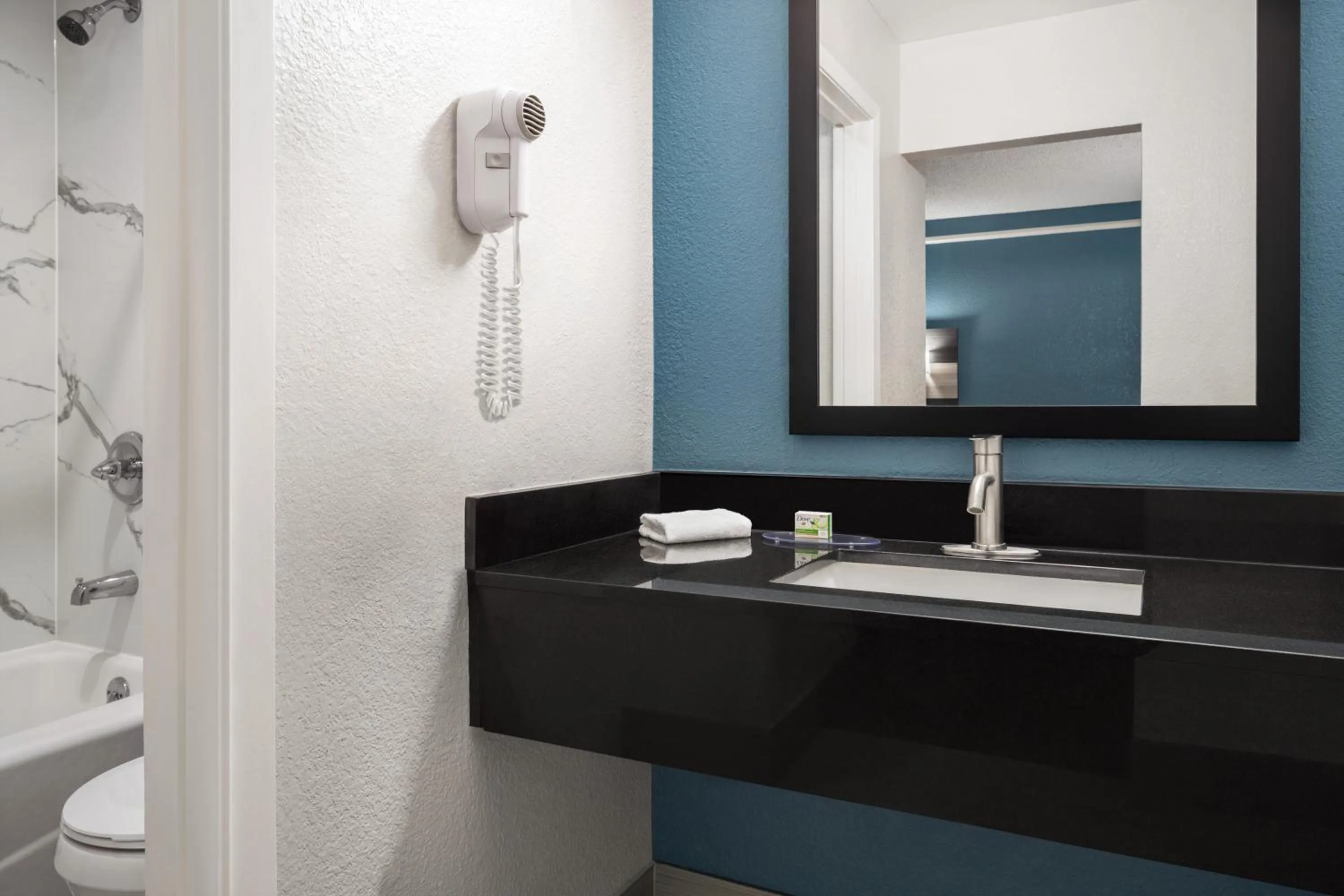 Bathroom in La Quinta Inn by Wyndham Victoria