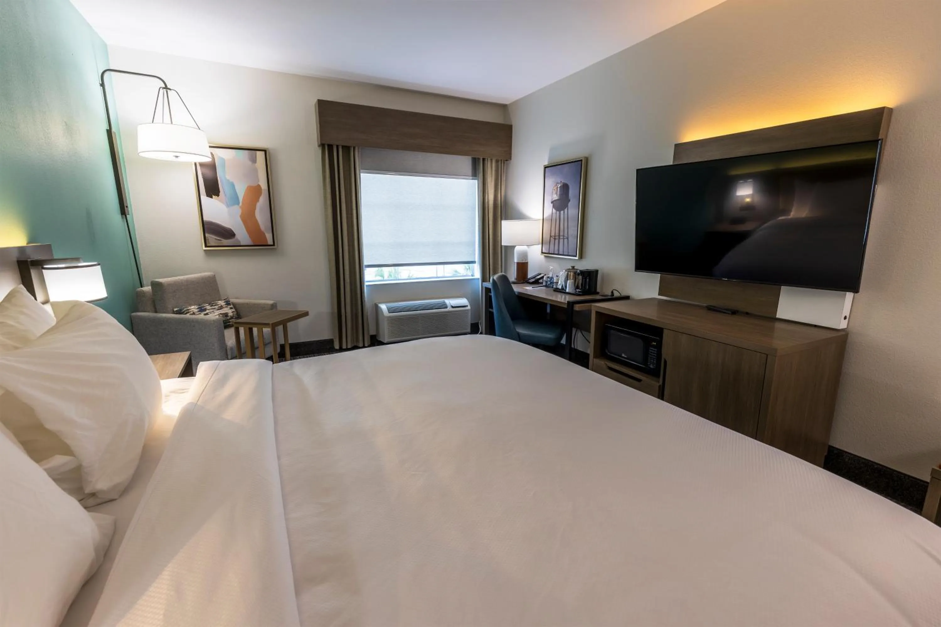 Bed in Comfort Inn & Suites New Iberia - Avery Island