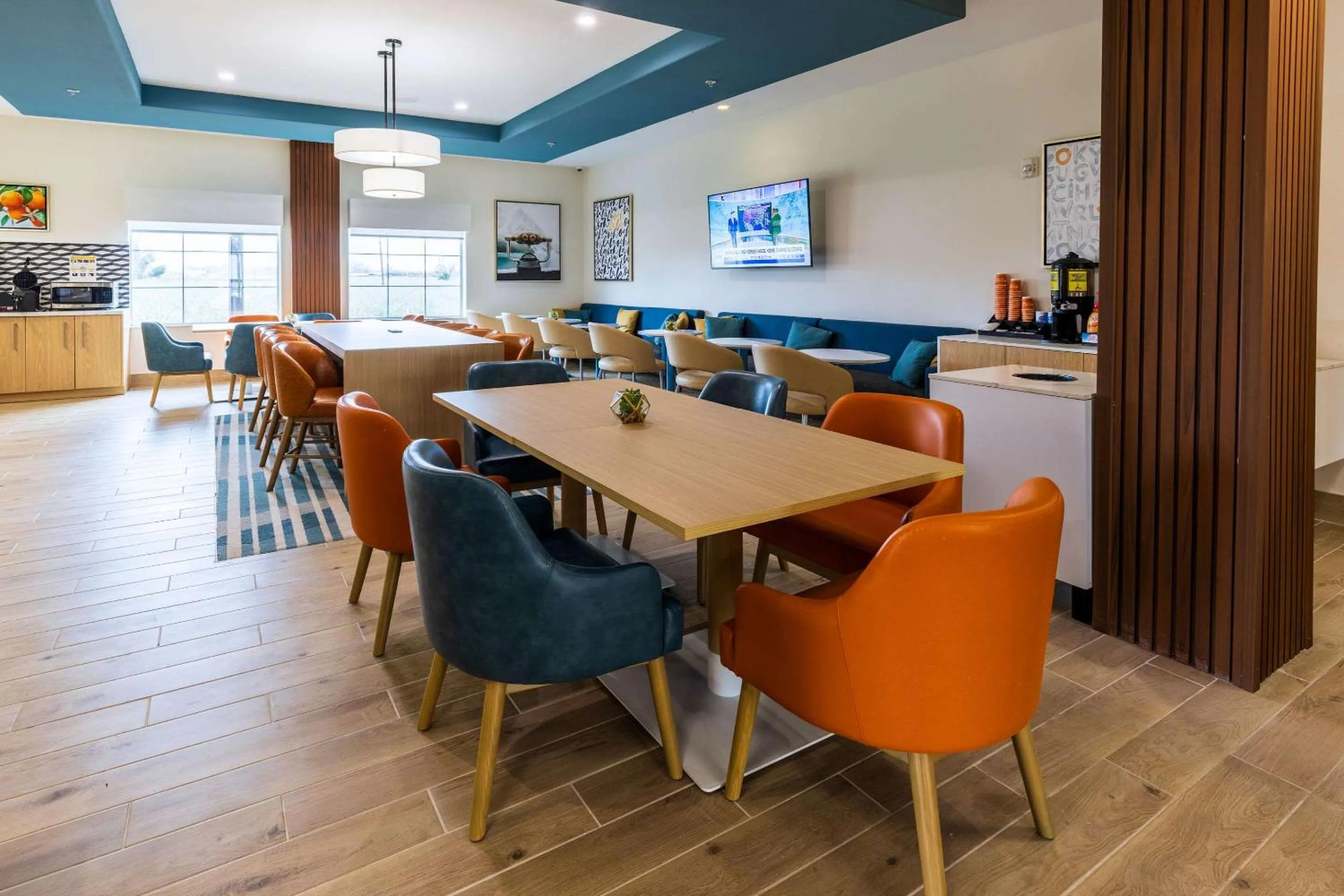 Breakfast in Comfort Inn & Suites New Iberia - Avery Island