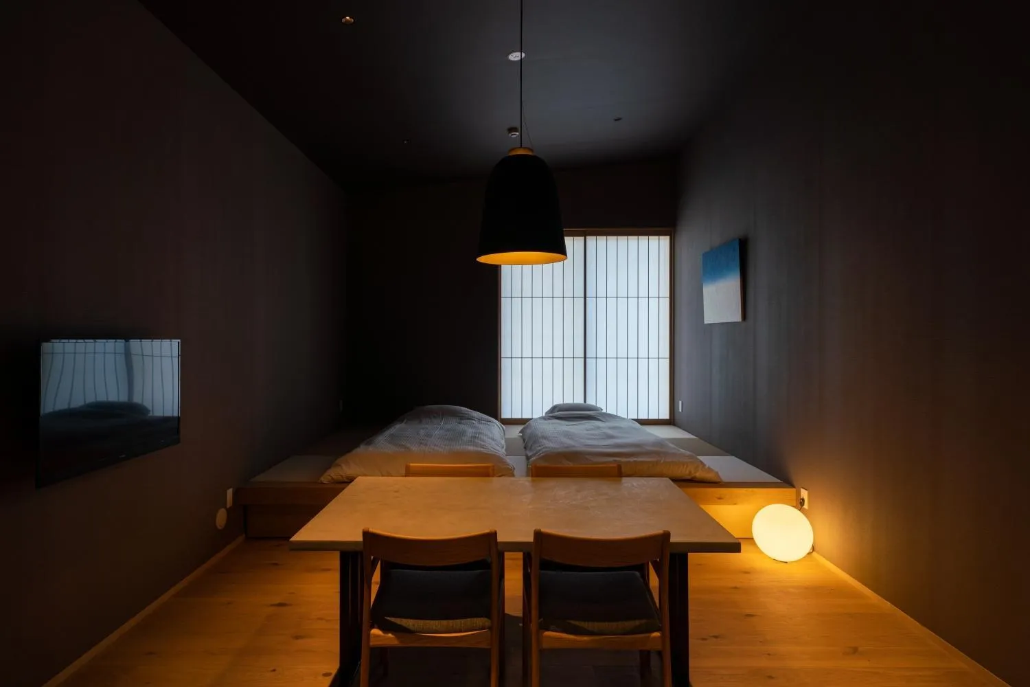 Photo of the whole room, Bed in Gunjo no Tsuki