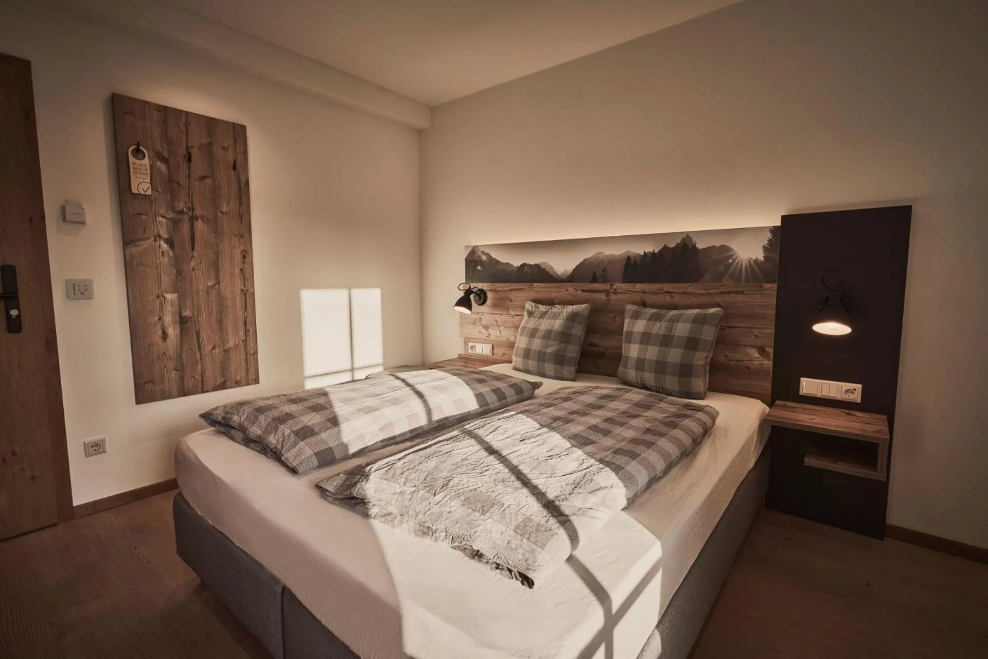 Photo of the whole room, Bed in Rait´ner Wirt