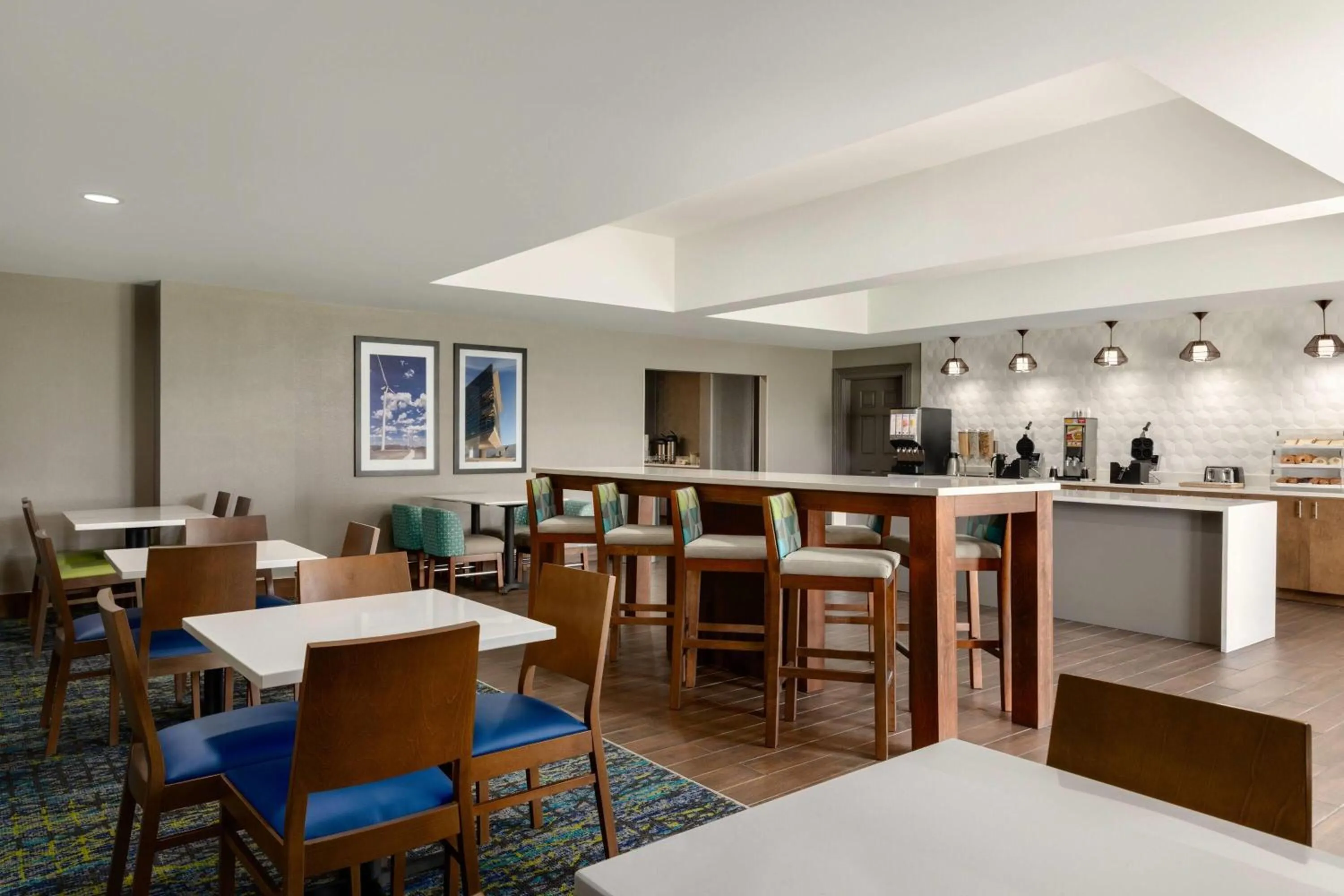 Breakfast in La Quinta by Wyndham Shawnee