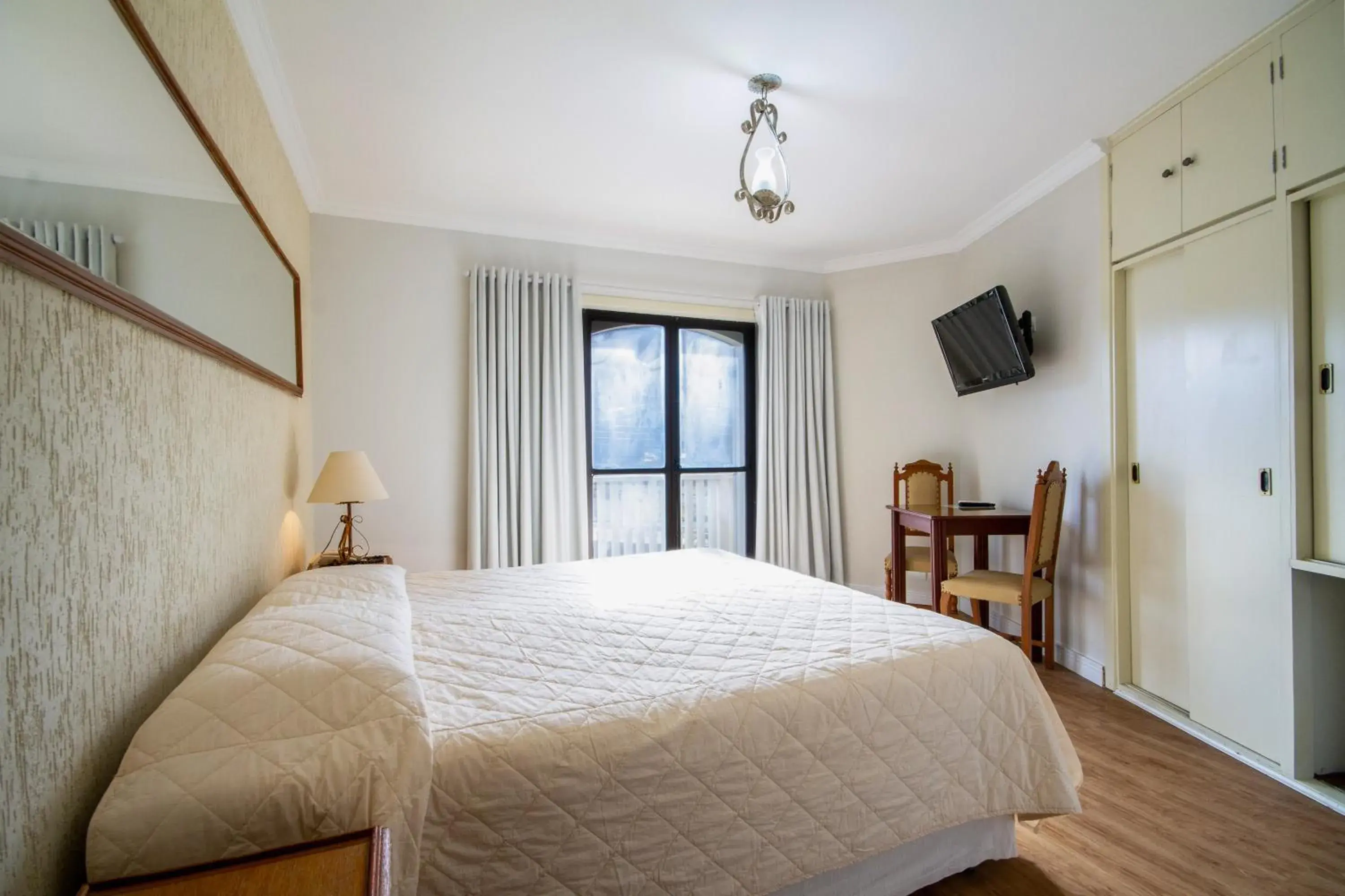 Double or Twin Room with Balcony in Hotel Nevada Double or Twin Room with Balcony in Hotel Nevada