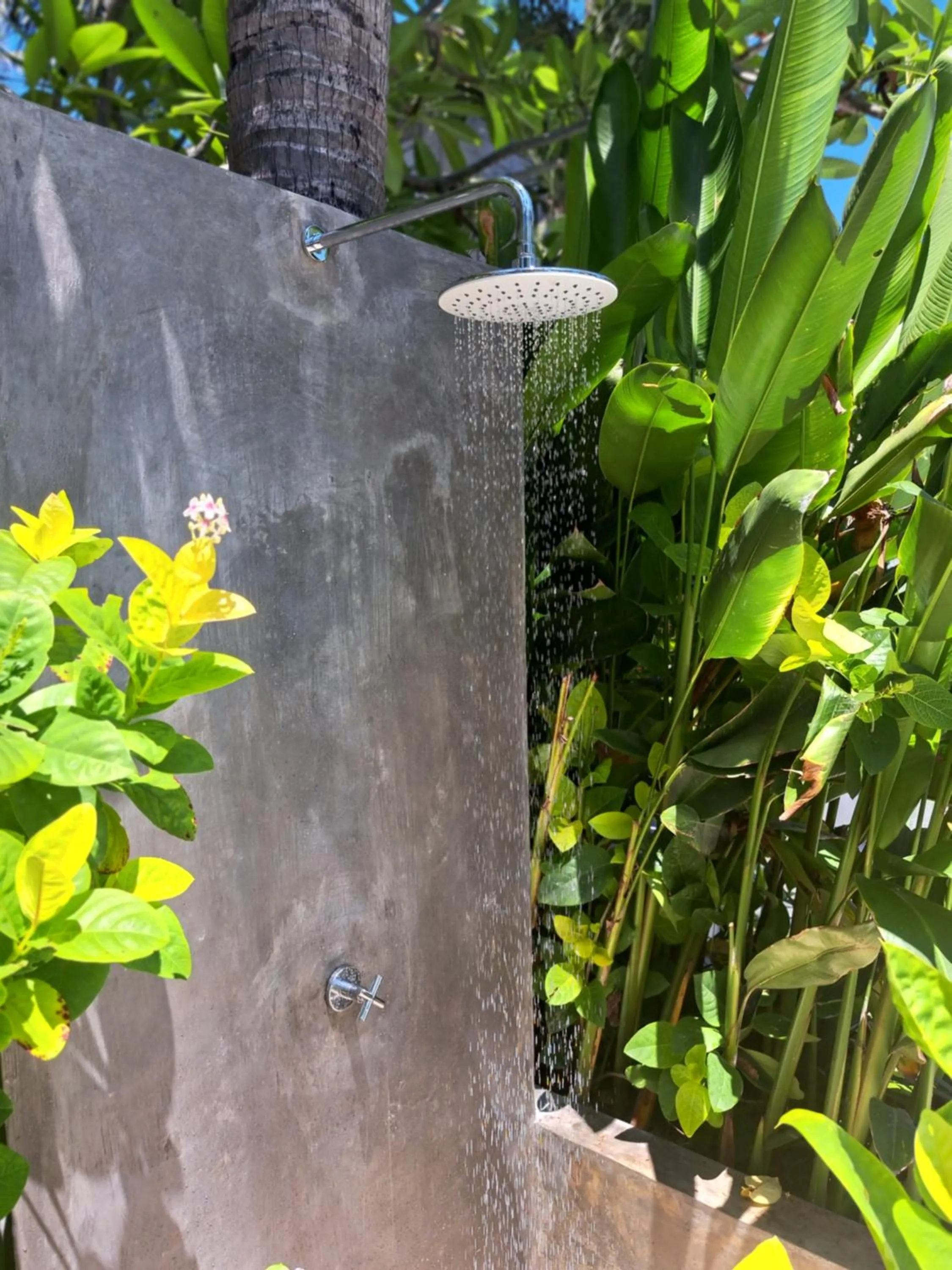 Shower in Eden Eco Resort