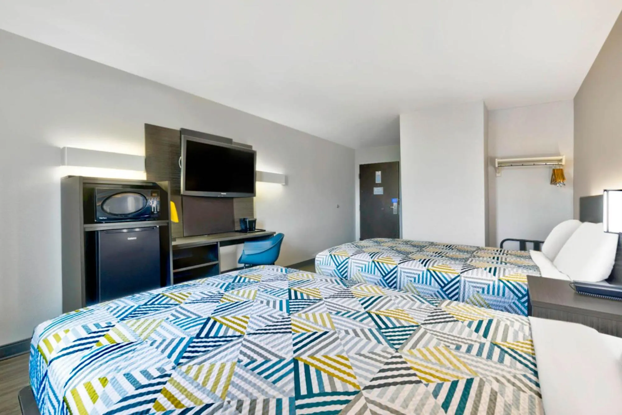 Bedroom, Bed in Motel 6-Marble Falls, TX