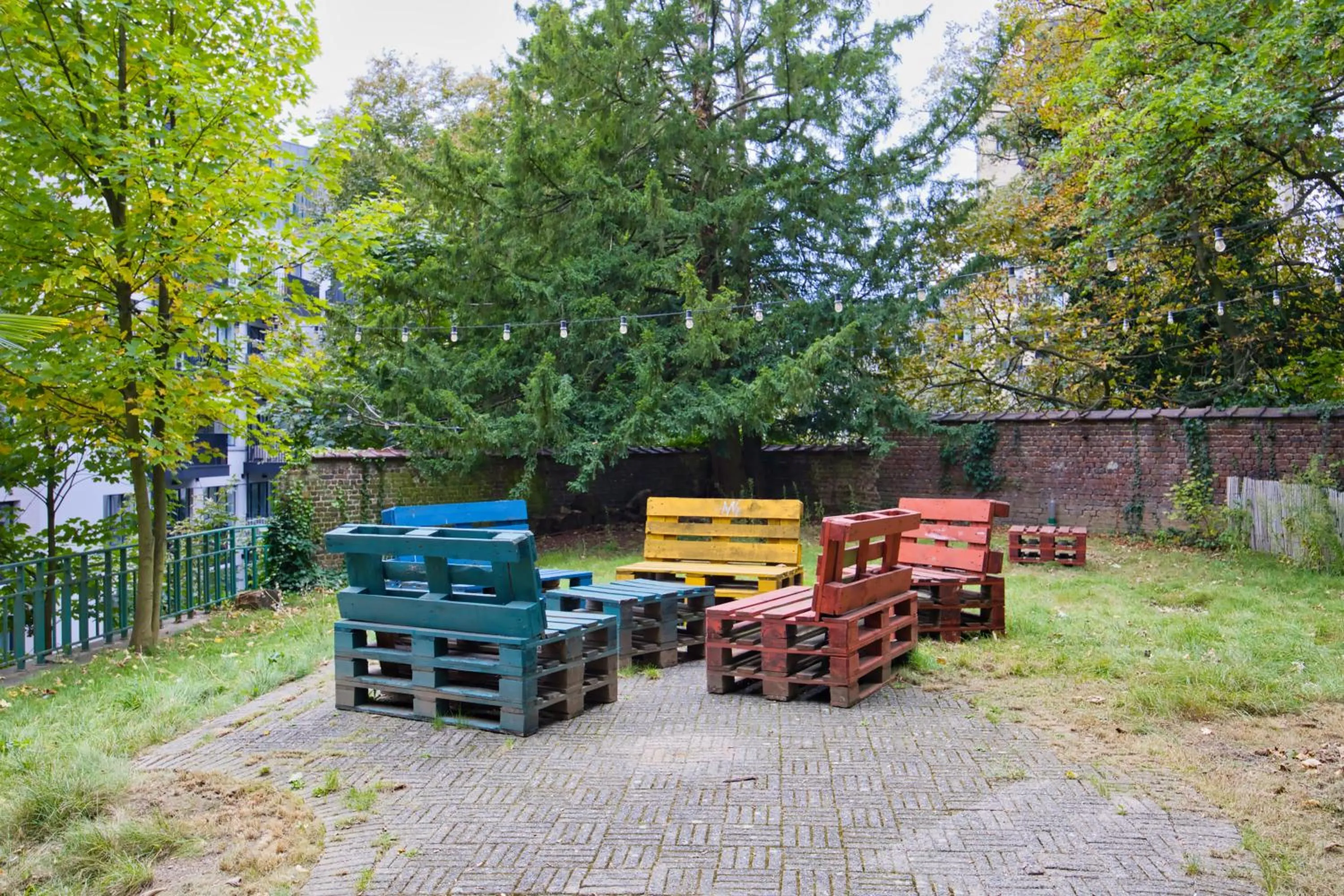 Garden view in B&B HOTEL Brussels Centre Louise