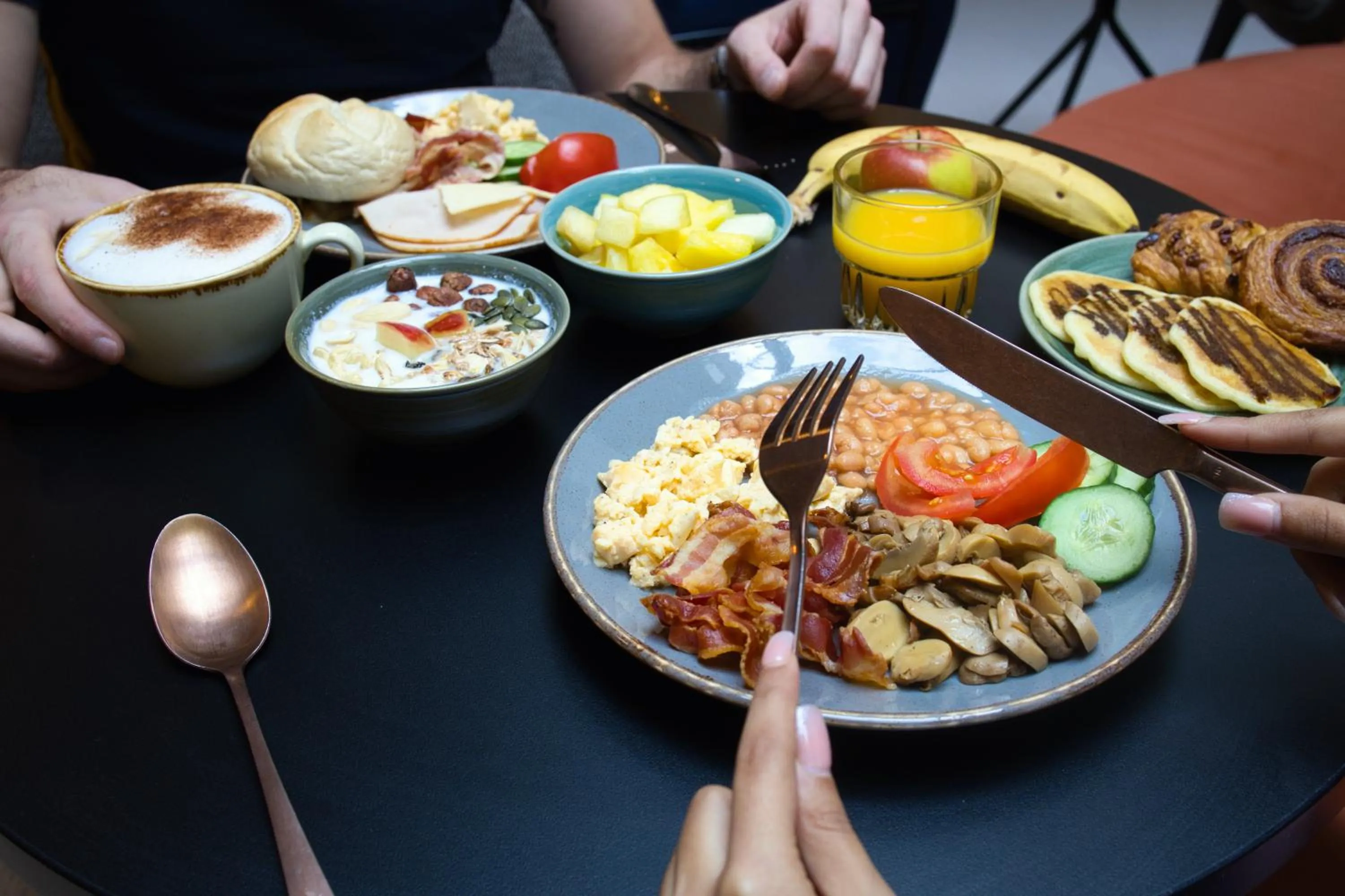 Food and drinks in B&B HOTEL Brussels Centre Louise