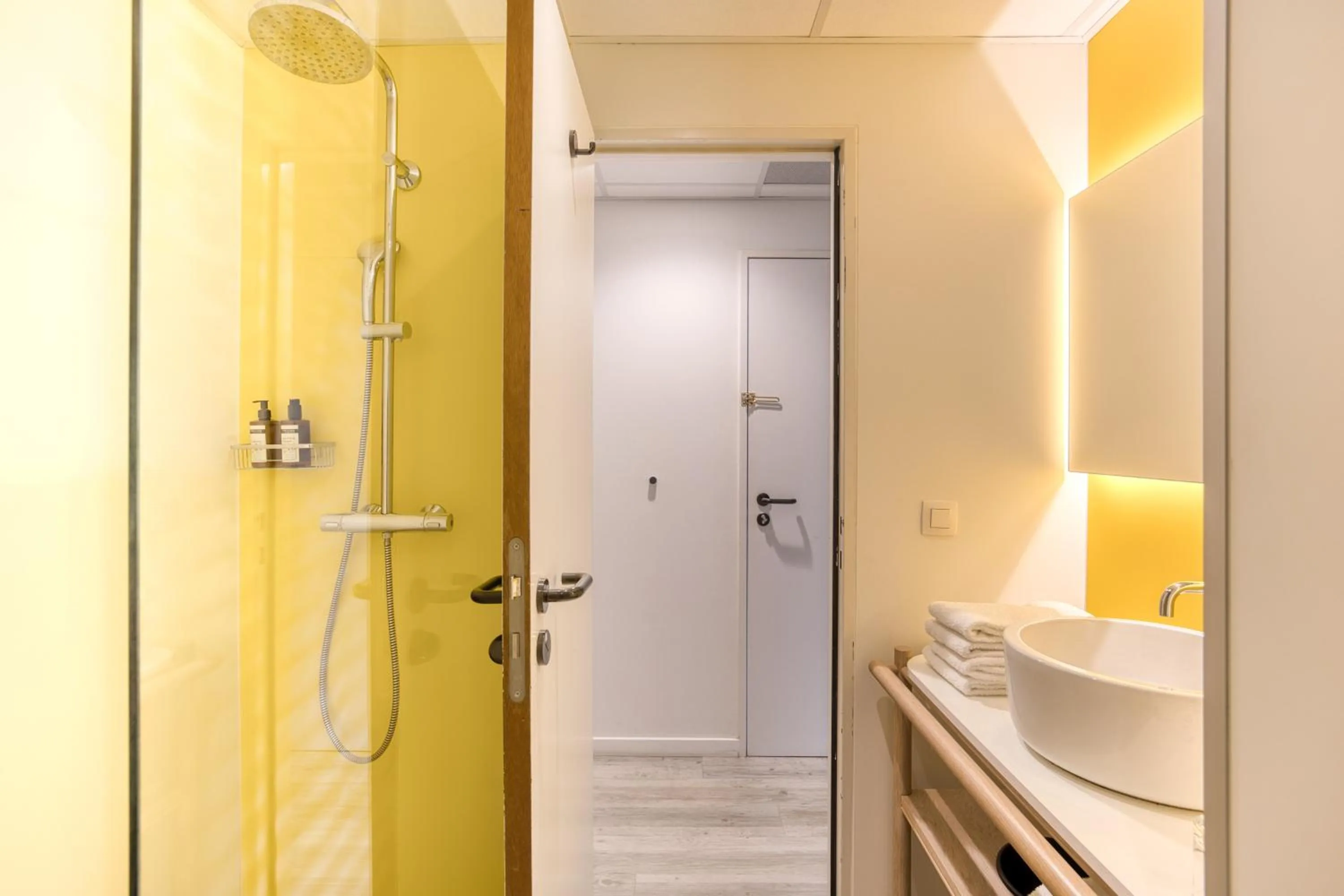 Bathroom in B&B HOTEL Brussels Centre Louise