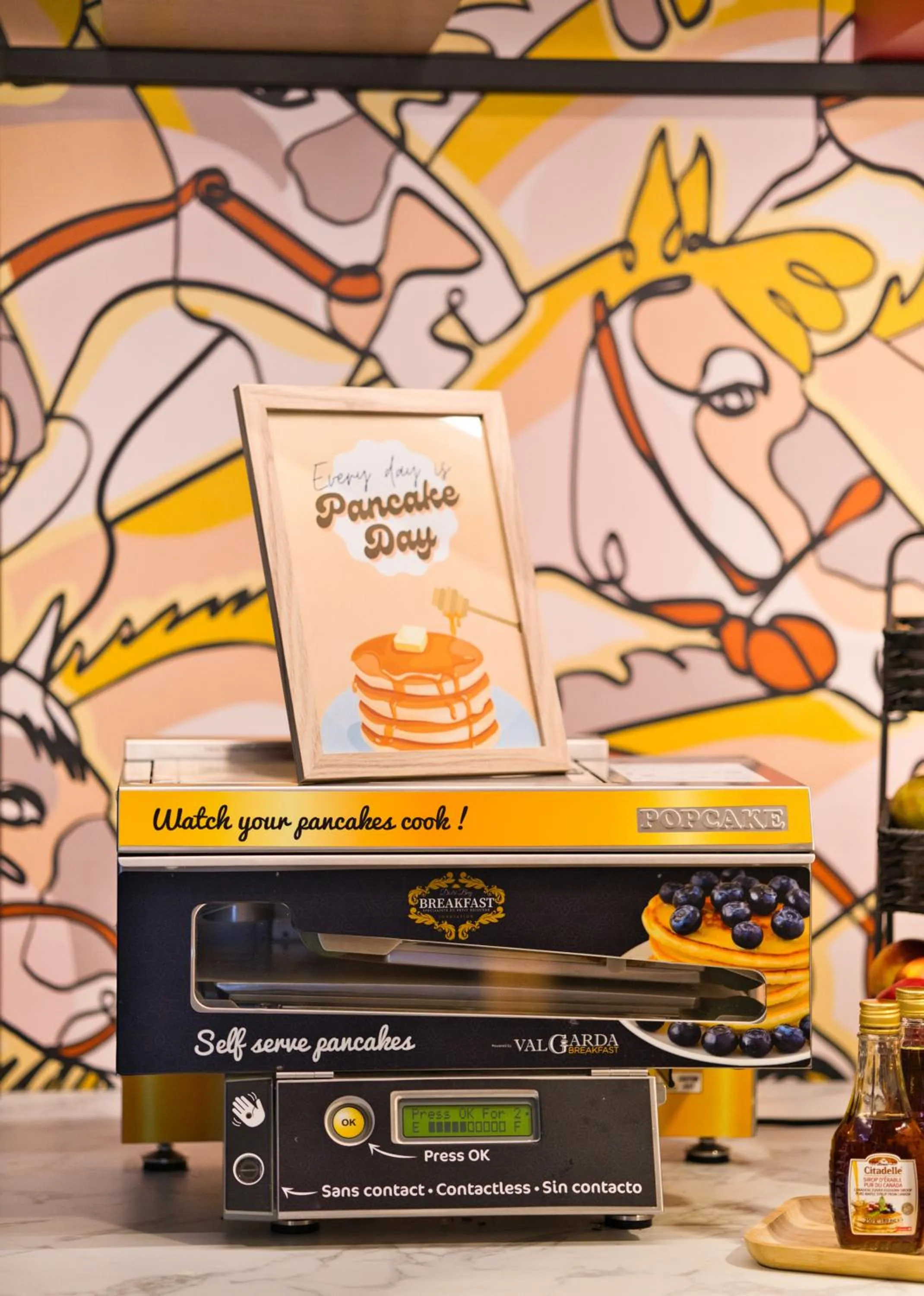 Food and drinks in B&B HOTEL Brussels Centre Louise