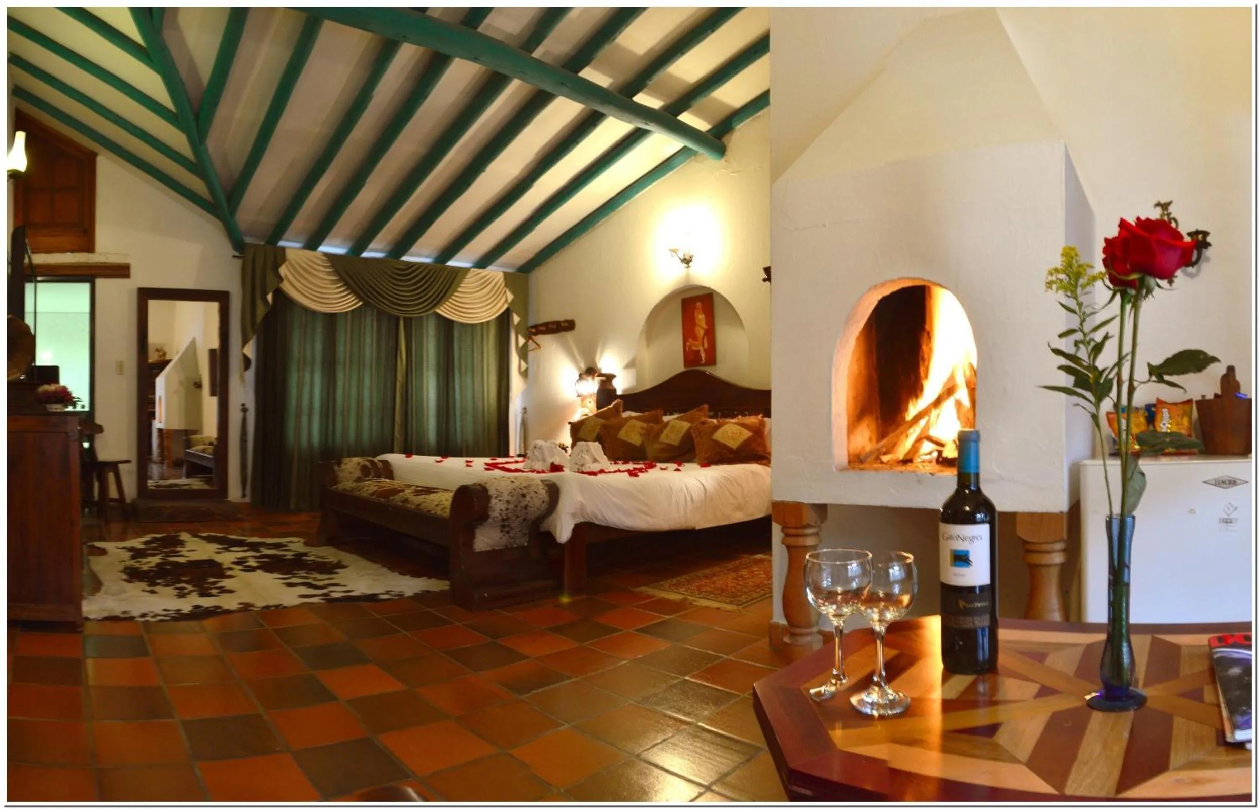 Toilet, Bed in Hotel Antonio Nariño