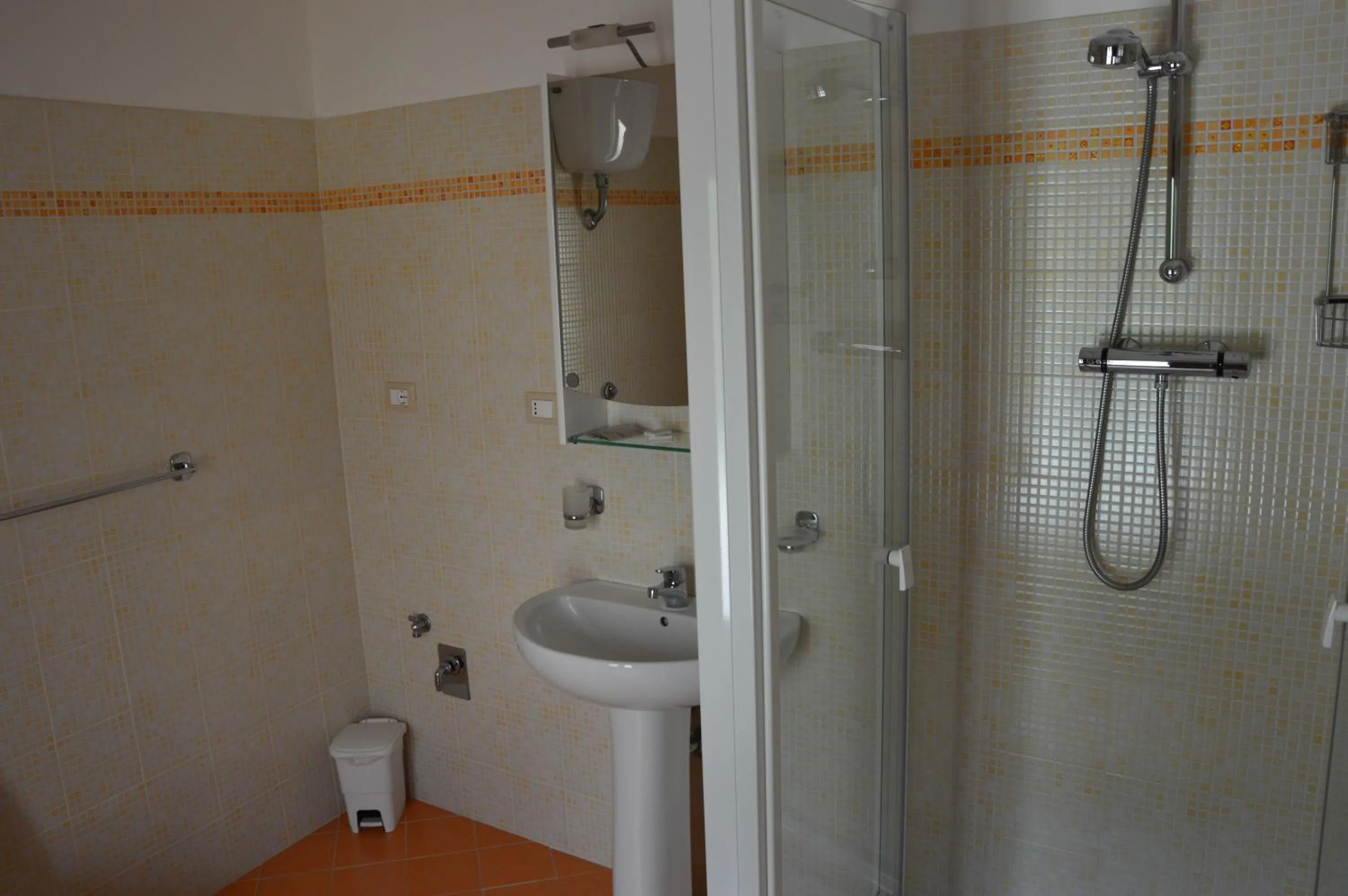Shower in Il Narciso appartamenti