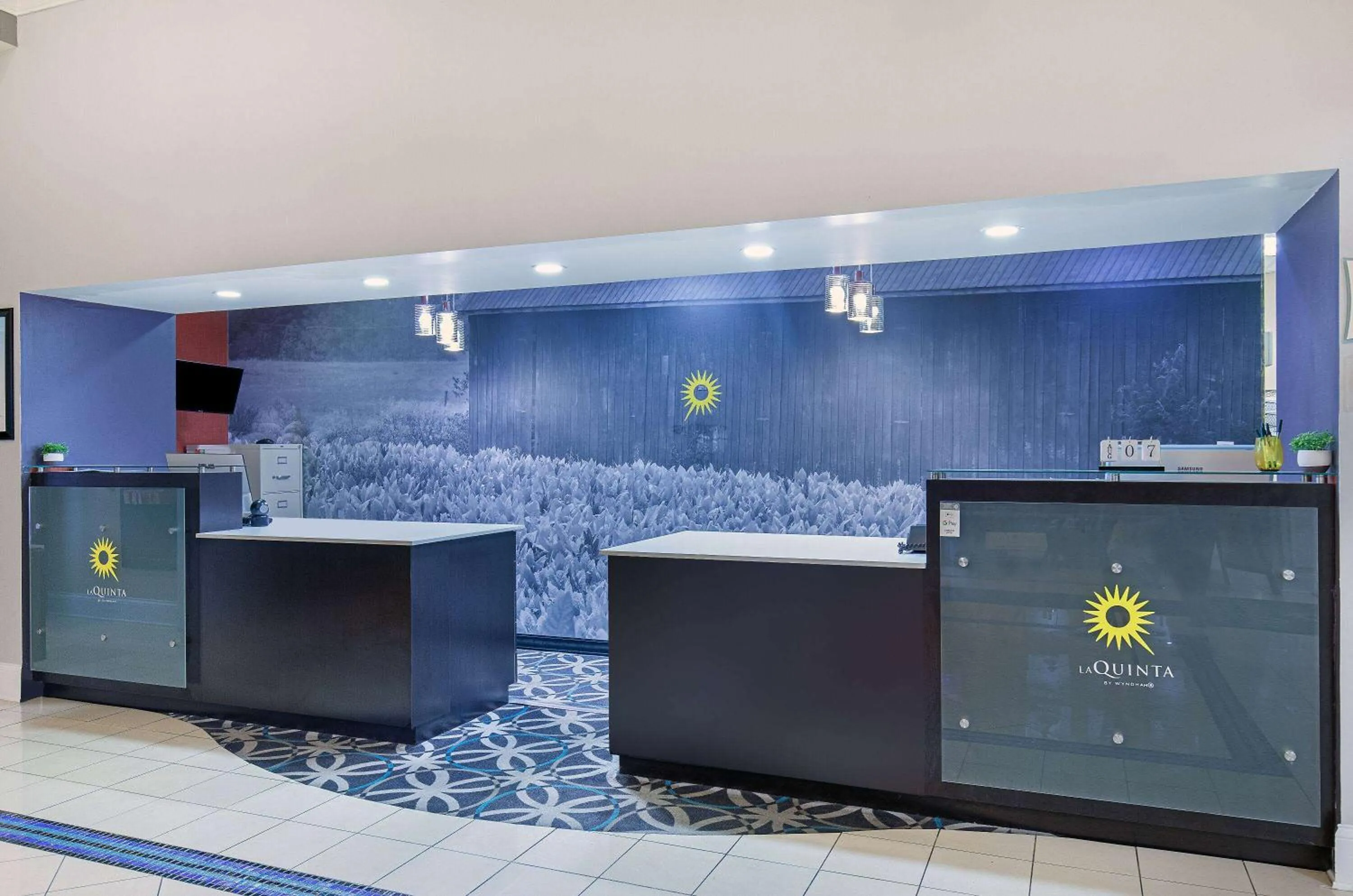 Lobby or reception in La Quinta by Wyndham Bowling Green