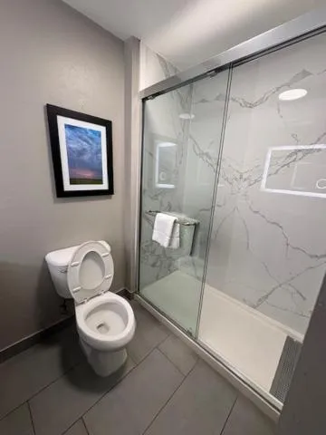 Shower in La Quinta by Wyndham Oklahoma City - Moore