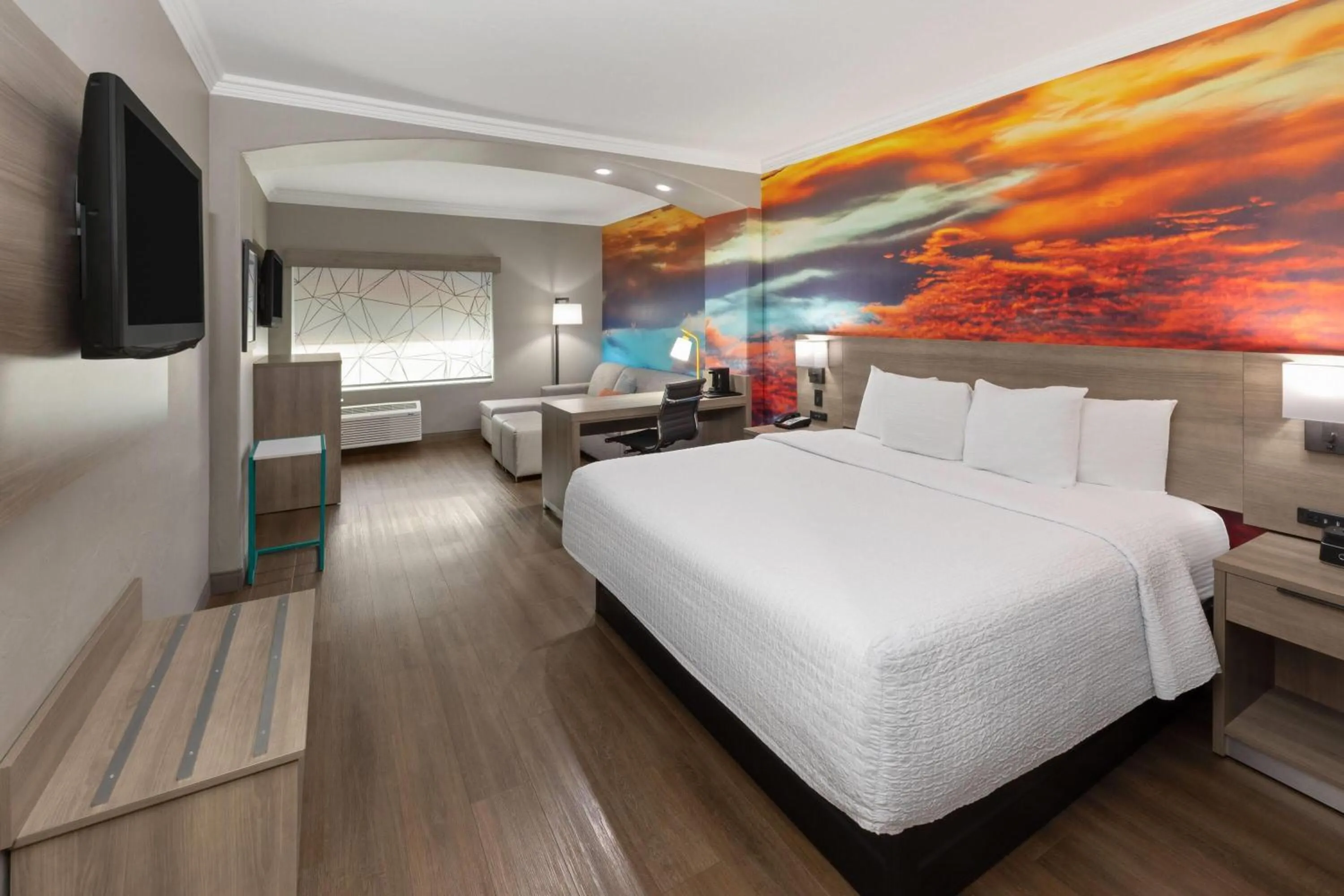 Photo of the whole room, Bed in La Quinta by Wyndham Oklahoma City - Moore