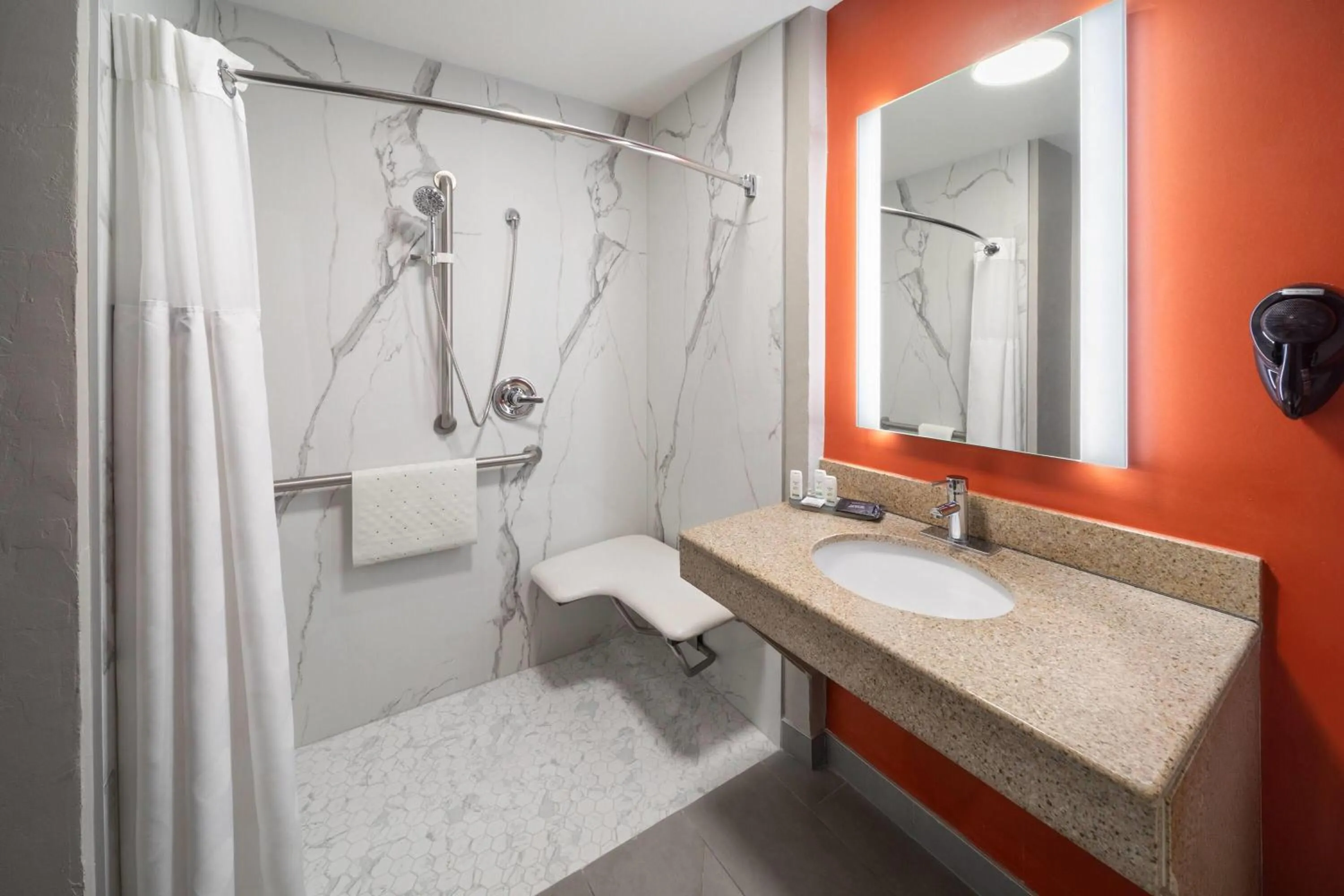 Shower in La Quinta by Wyndham Oklahoma City - Moore