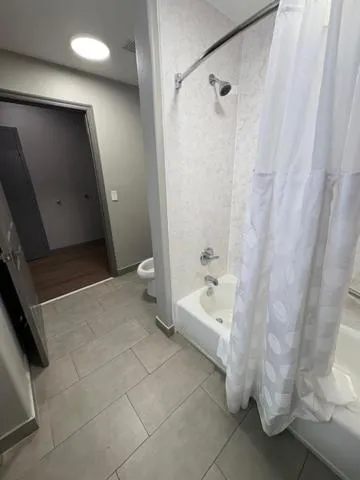 Shower in La Quinta by Wyndham Oklahoma City - Moore