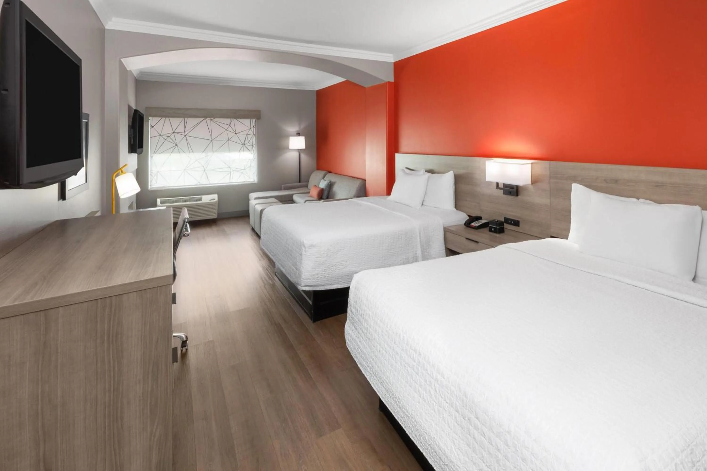 Photo of the whole room, Bed in La Quinta by Wyndham Oklahoma City - Moore