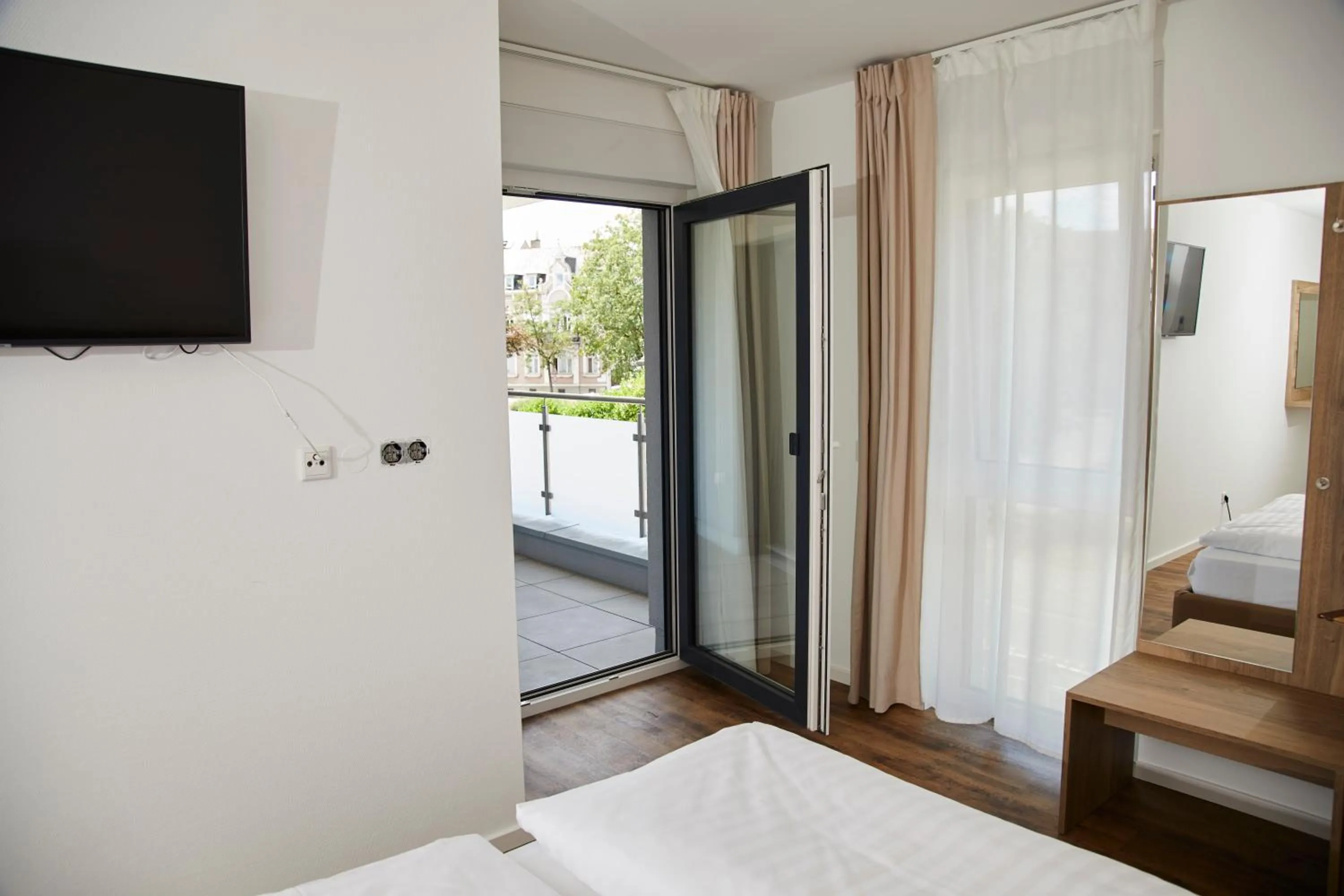 TV and multimedia, Bed in Lothringer Hof