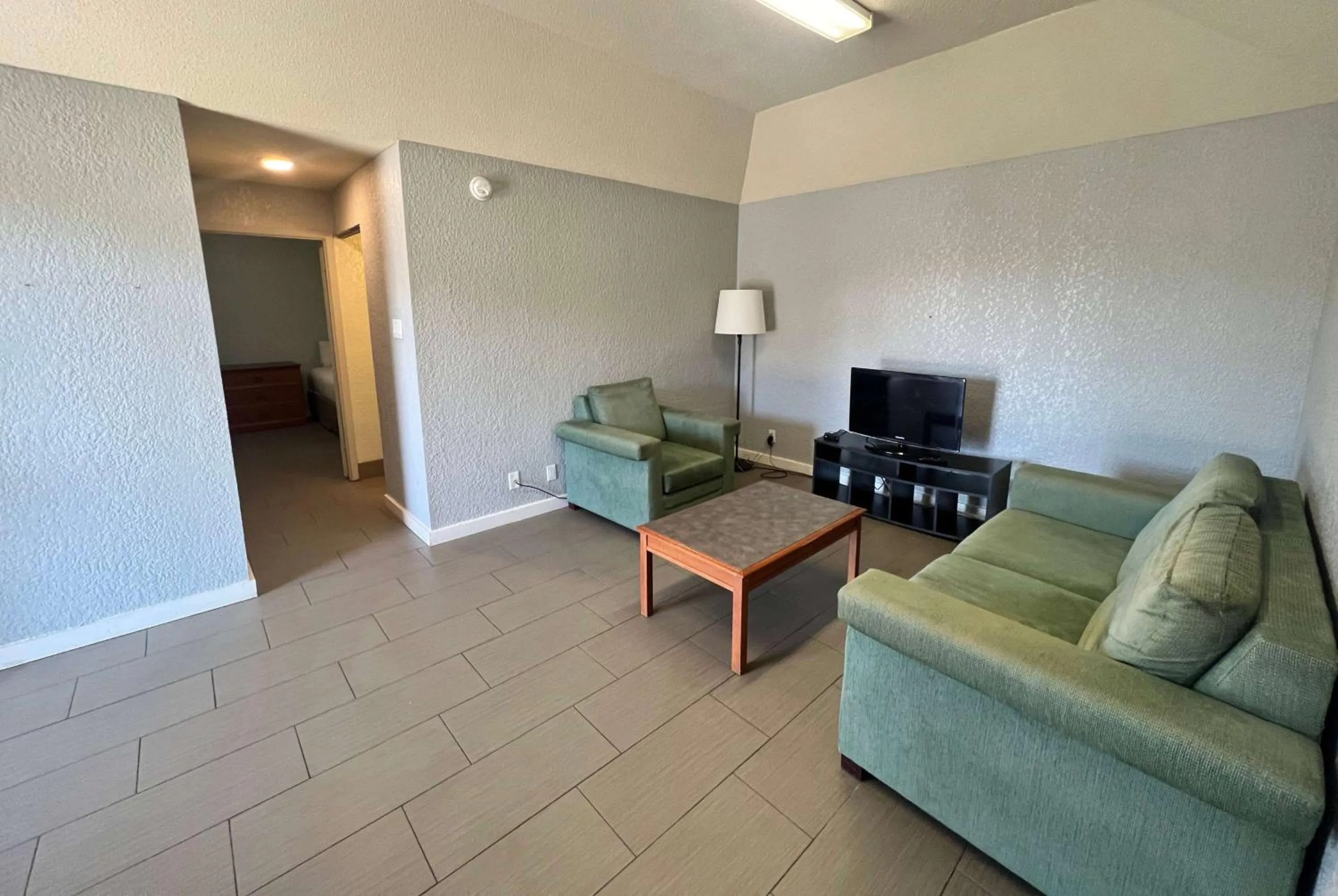 Photo of the whole room in Days Inn by Wyndham Sulphur West