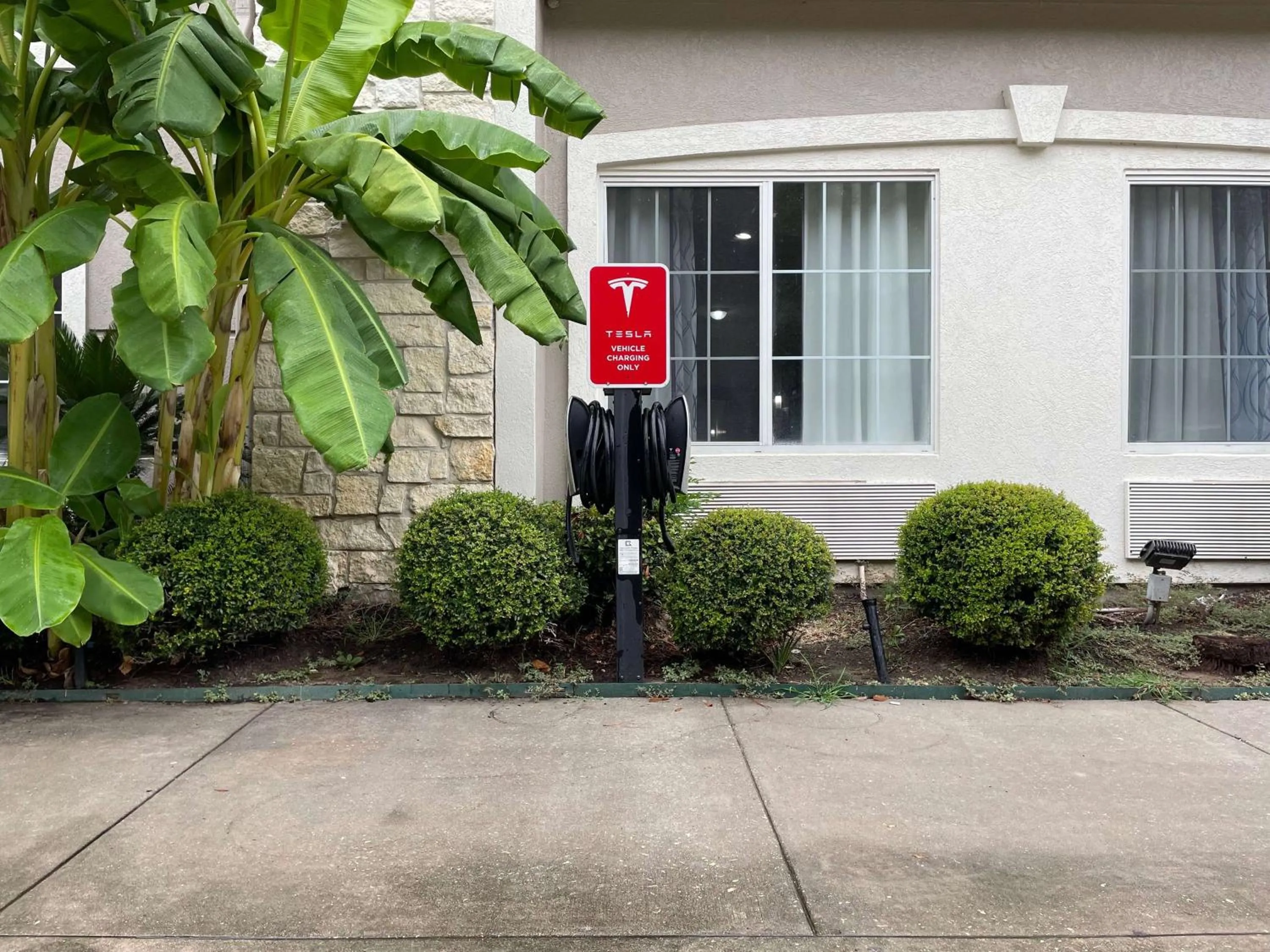 Kitchen or kitchenette in La Quinta Inn & Suite Kingwood Houston IAH Airport 53200
