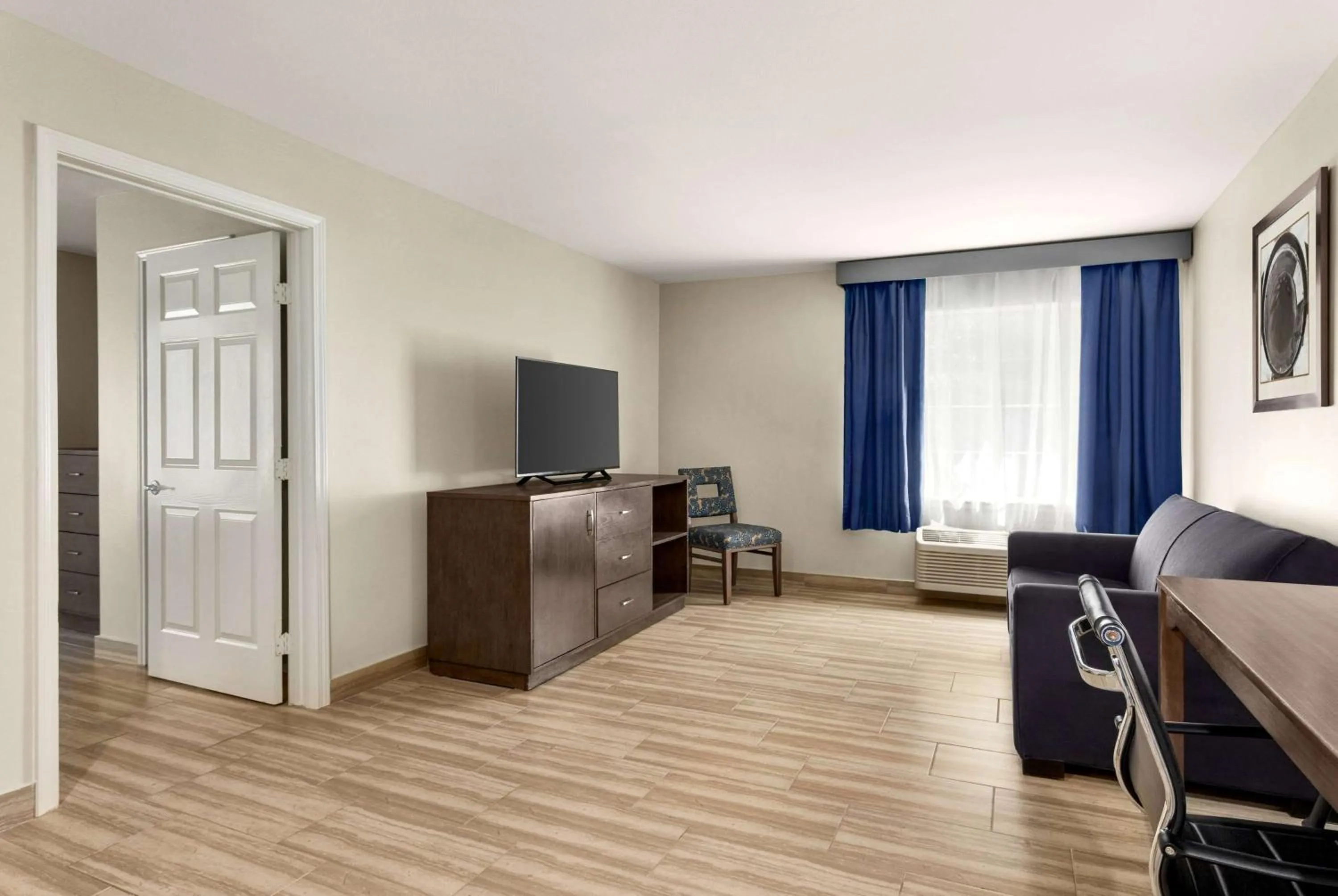 Bed in La Quinta by Wyndham Brownsville North