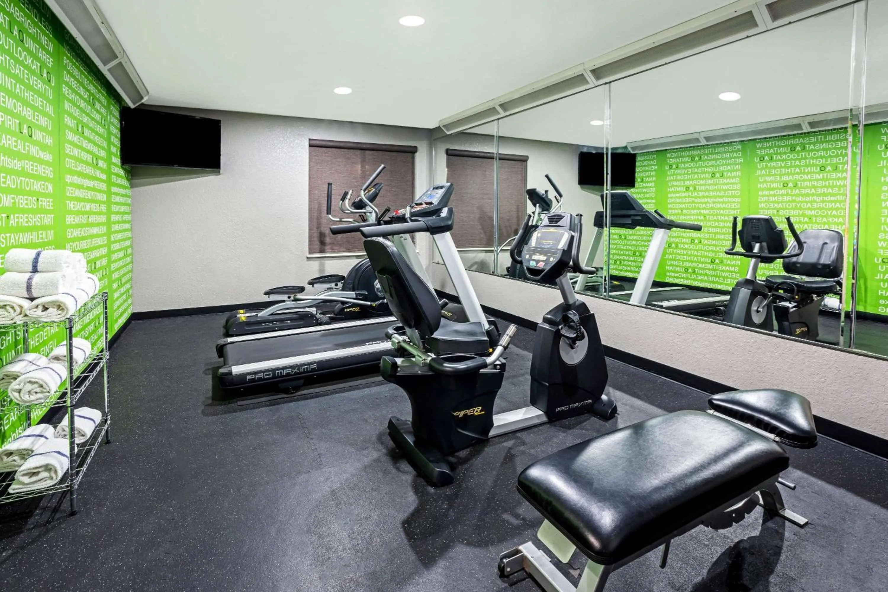 Fitness centre/facilities in La Quinta by Wyndham Conroe