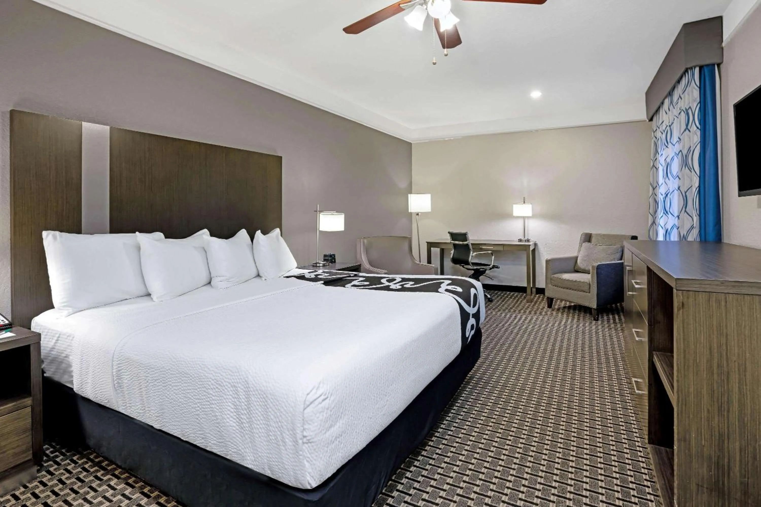 Bed in La Quinta by Wyndham Conroe