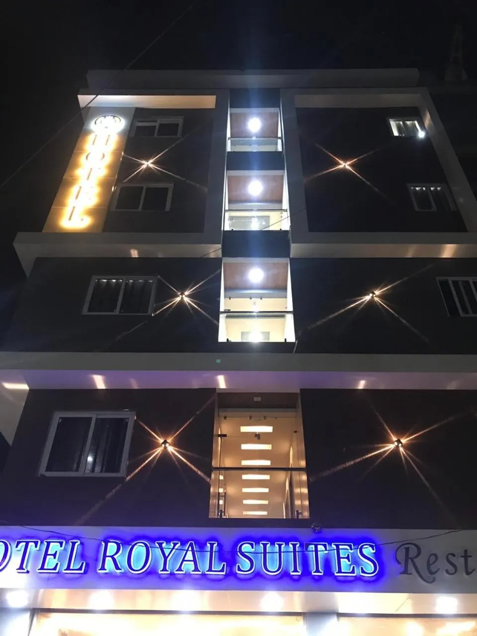 Property building in Hotel Royal Suites