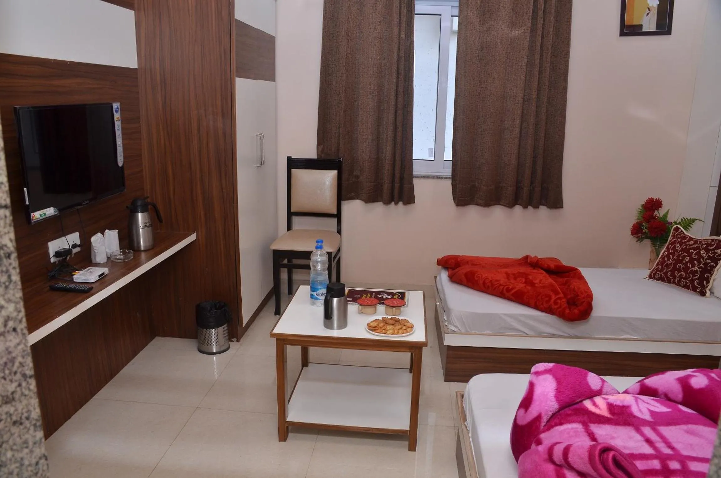 Bedroom, Bed in Hotel Royal Suites