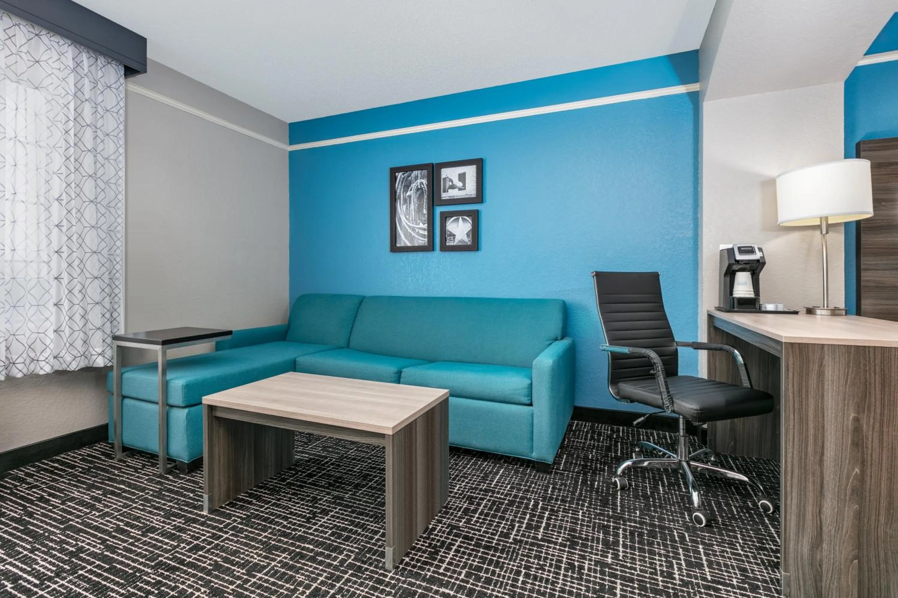 Seating area in La Quinta by Wyndham Weatherford