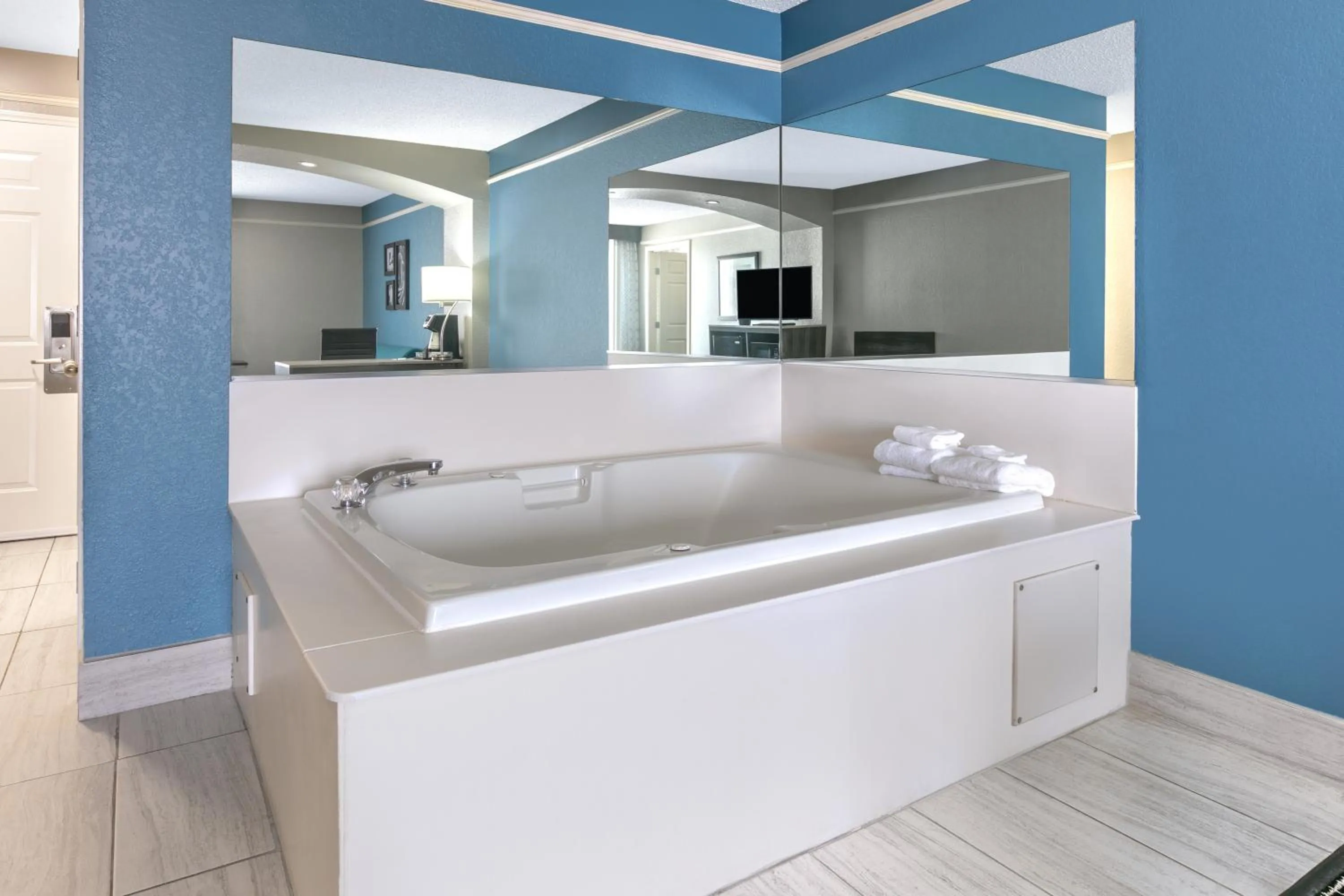 Bedroom in La Quinta by Wyndham Weatherford