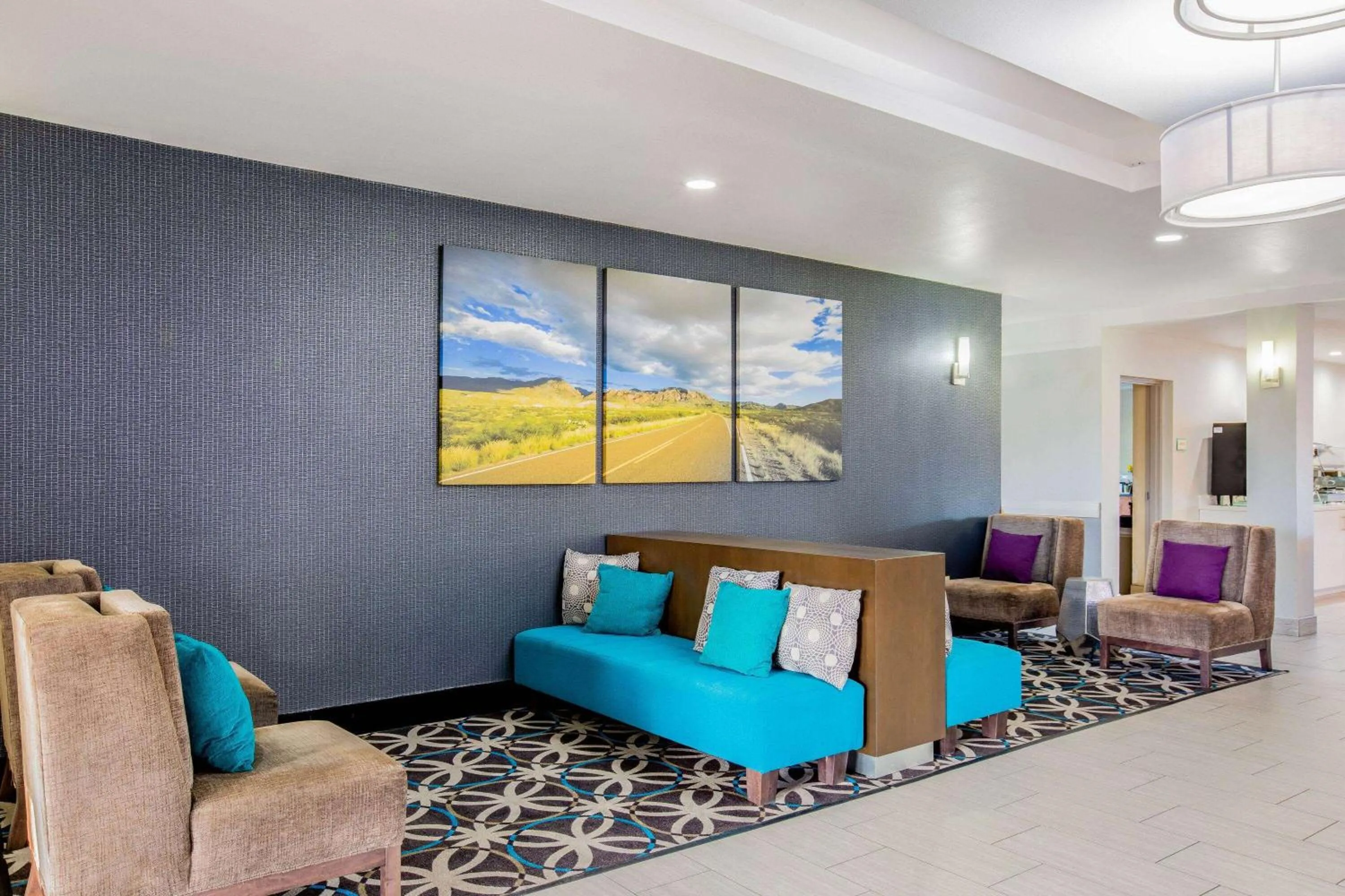 Lobby or reception in La Quinta by Wyndham Mission at West McAllen