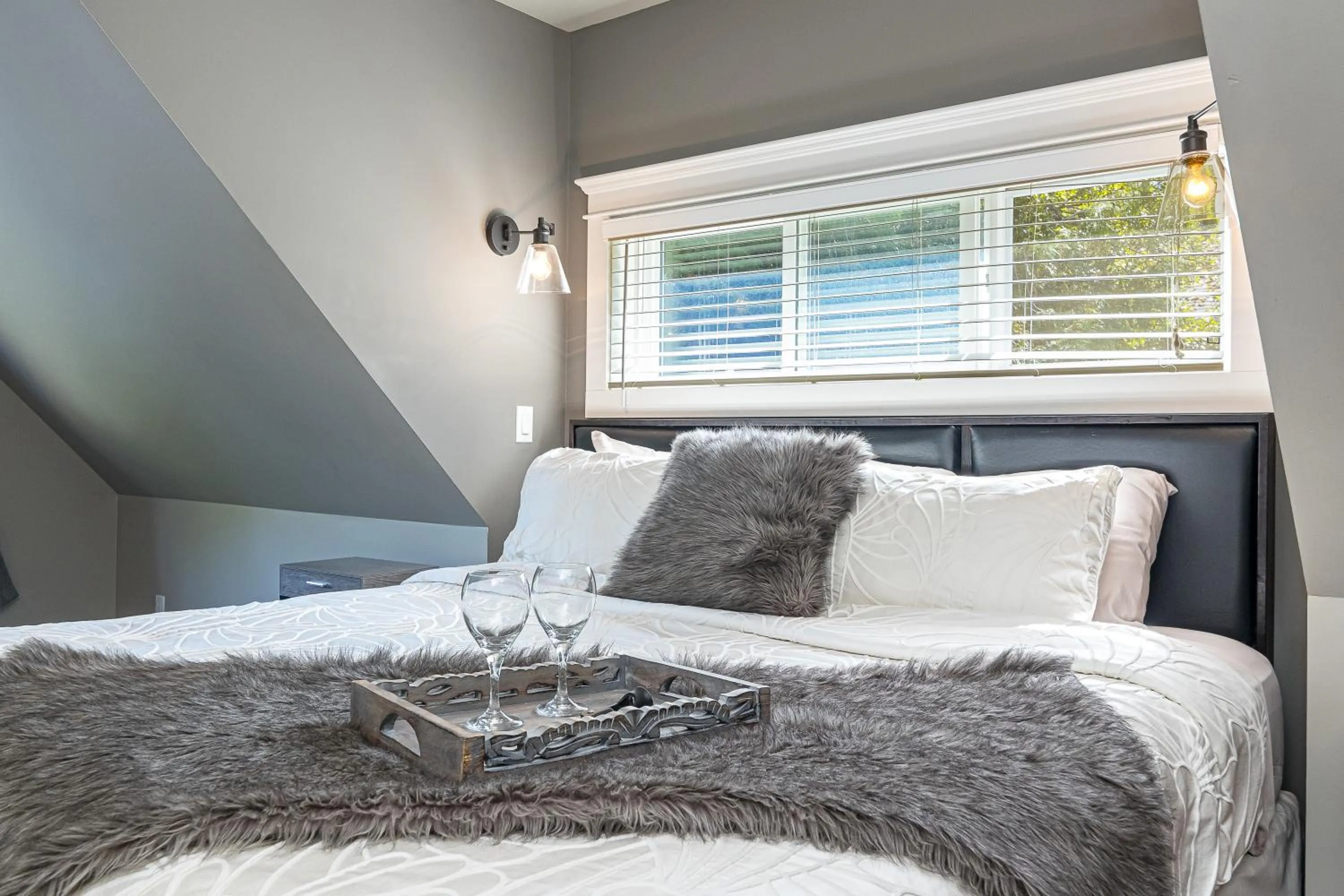 Bed in Shawnigan Suite B & B