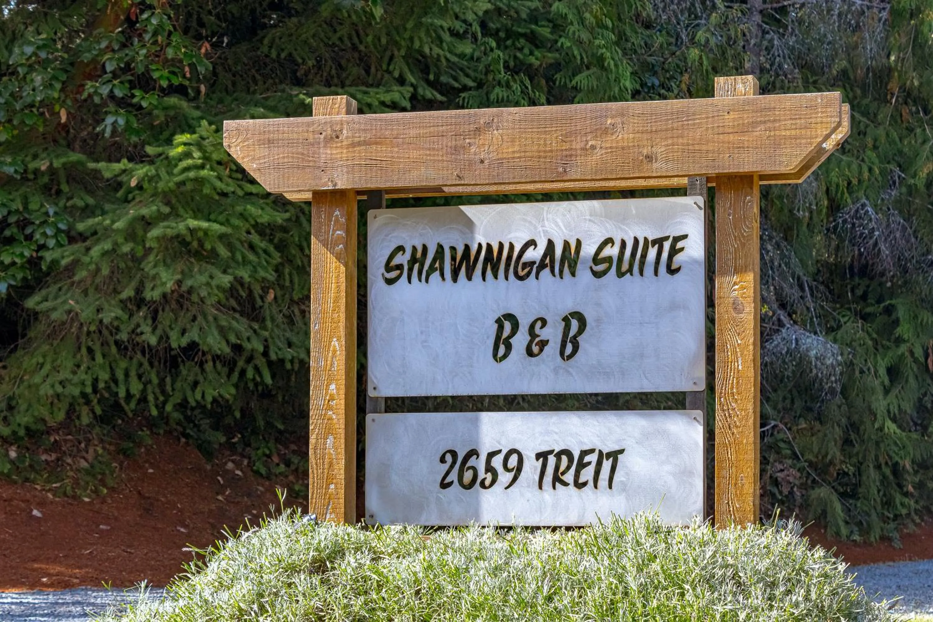Property logo or sign in Shawnigan Suite B & B