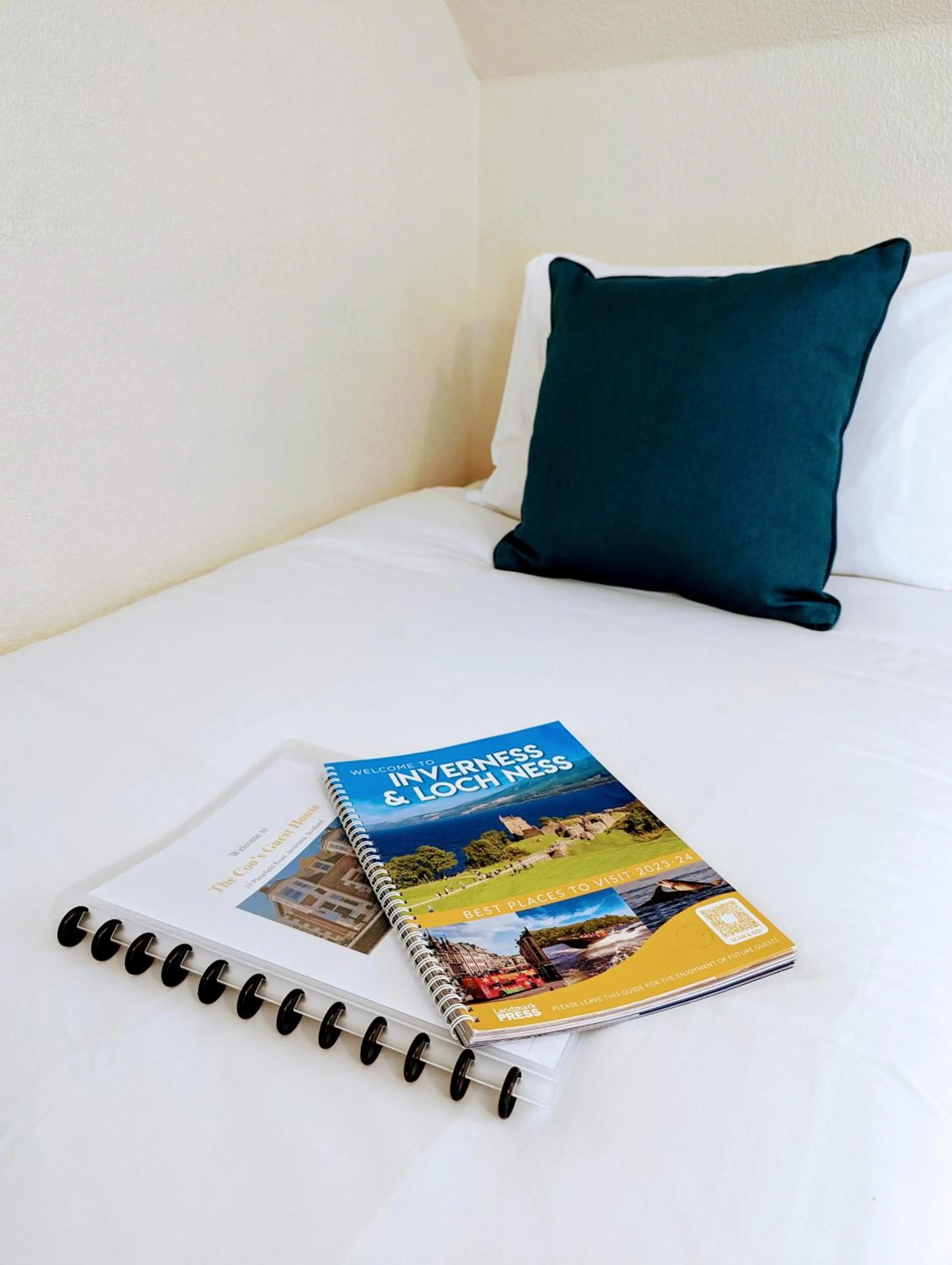 Bed in The Coo's Guest House