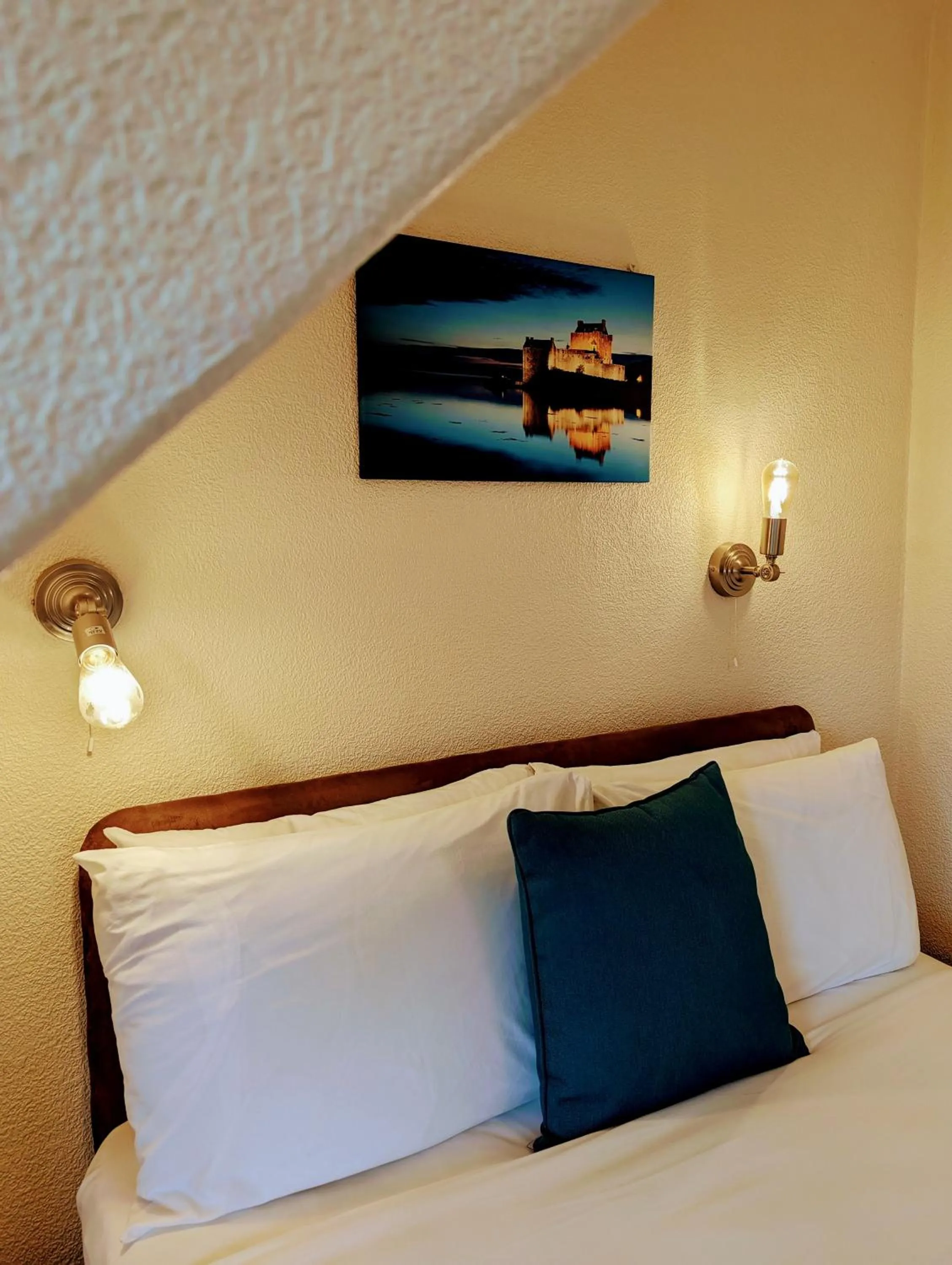 Bed in The Coo's Guest House