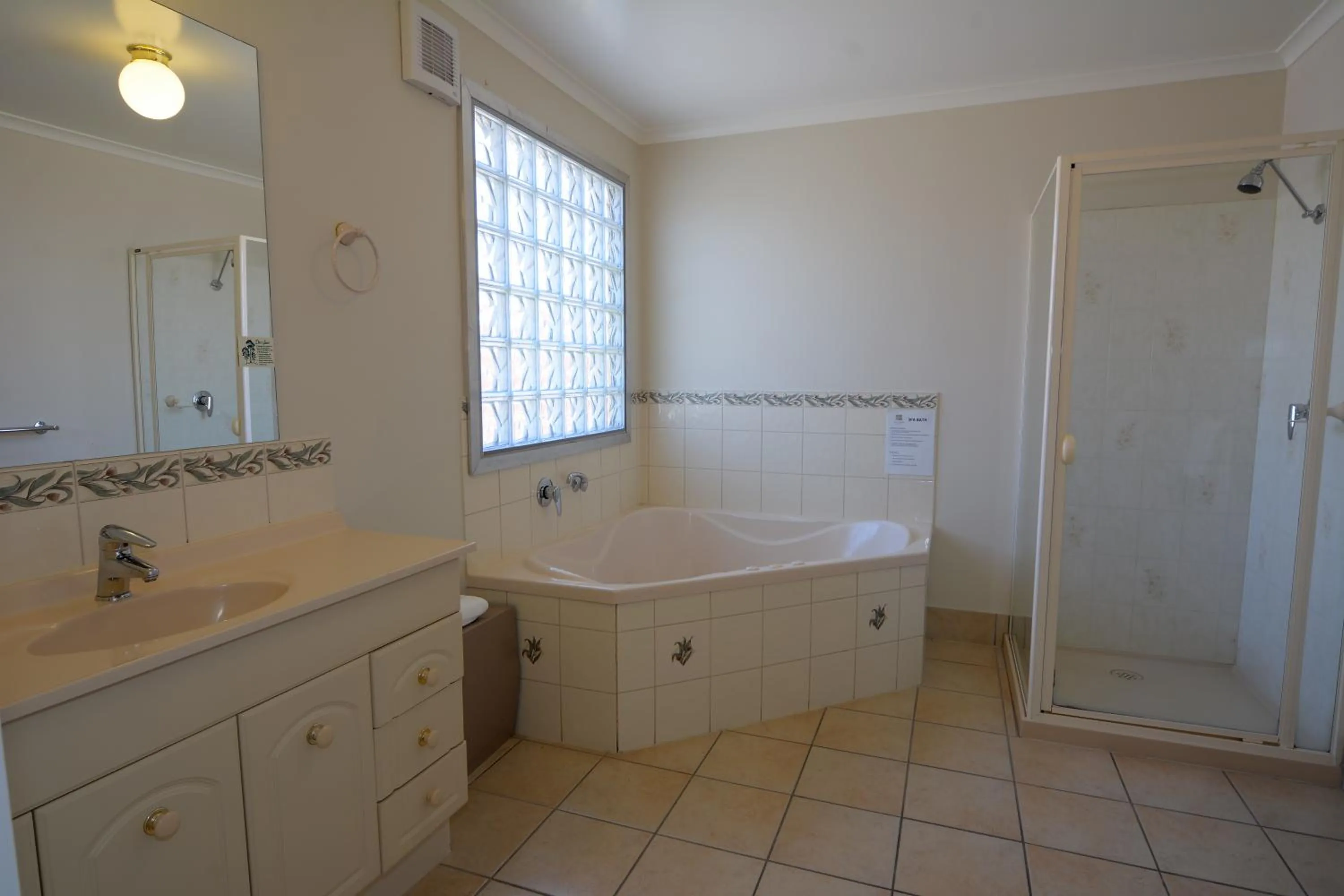 Shower in City Centre Motel