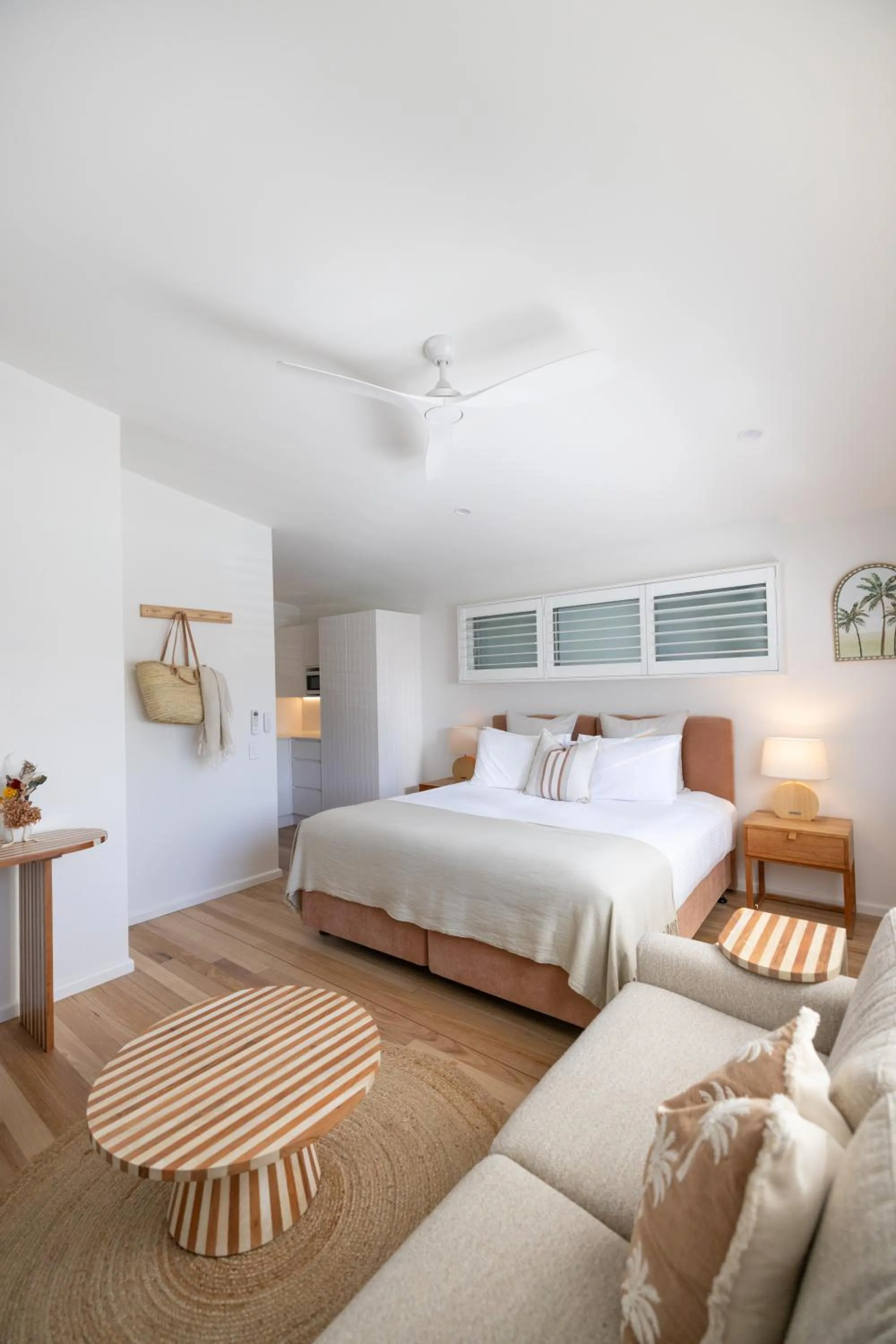 Living room, Bed in Aloha Byron Bay