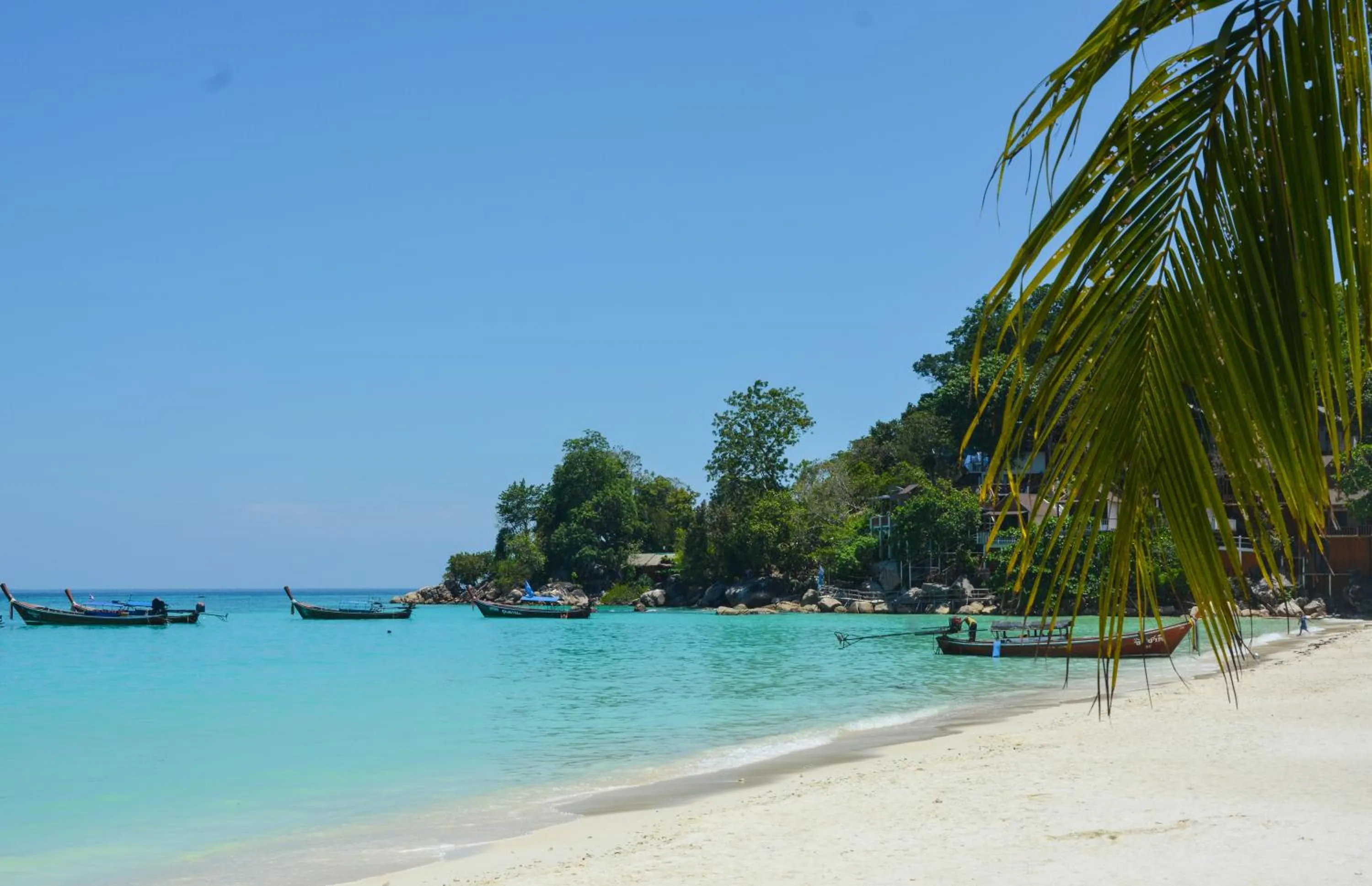 Beach in Forra Dive Resort Pattaya Beach