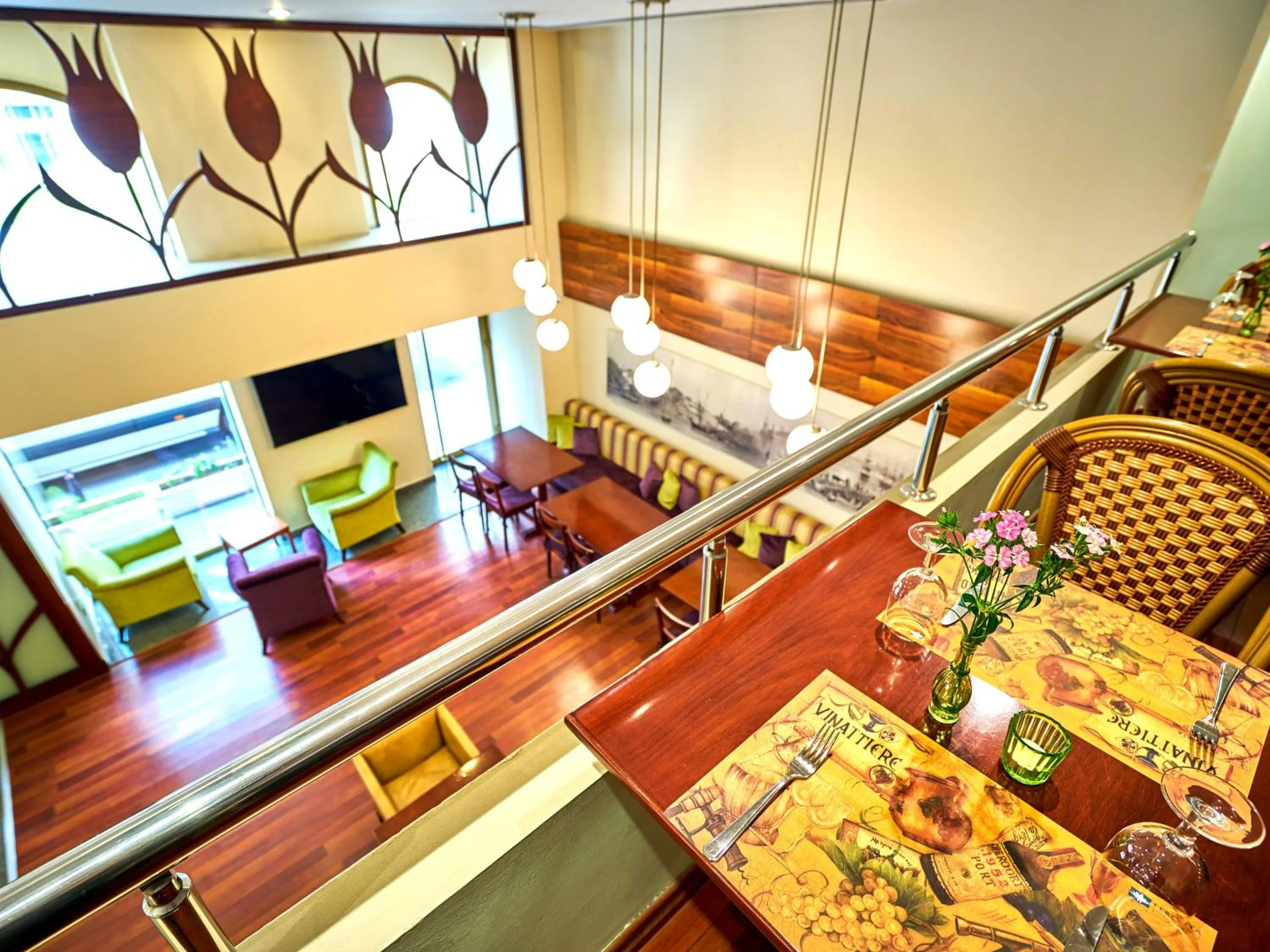 Restaurant/places to eat in Feronya Hotel